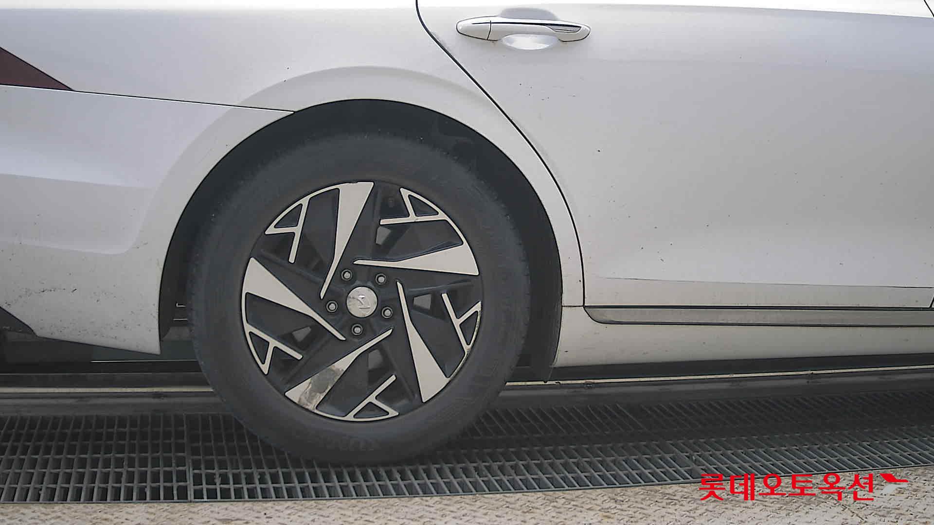Hyundai Grandeur - 28