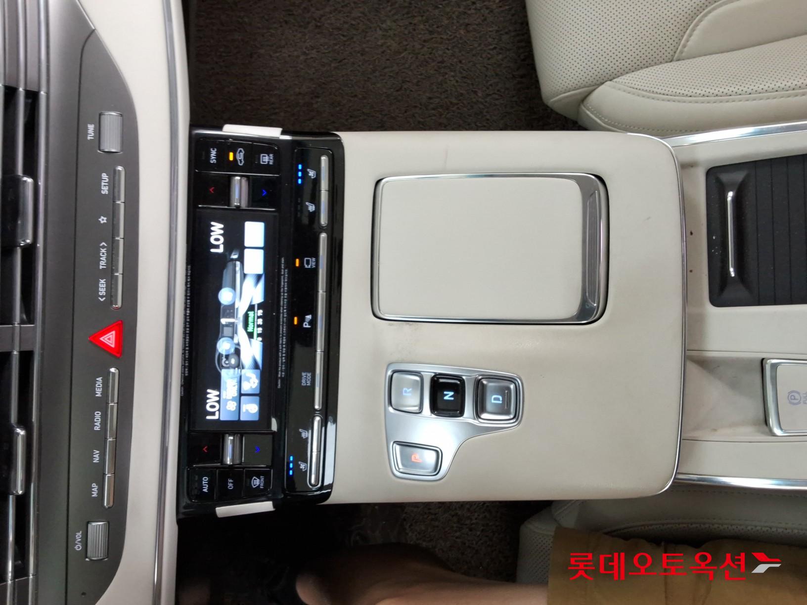 Hyundai Grandeur - 32