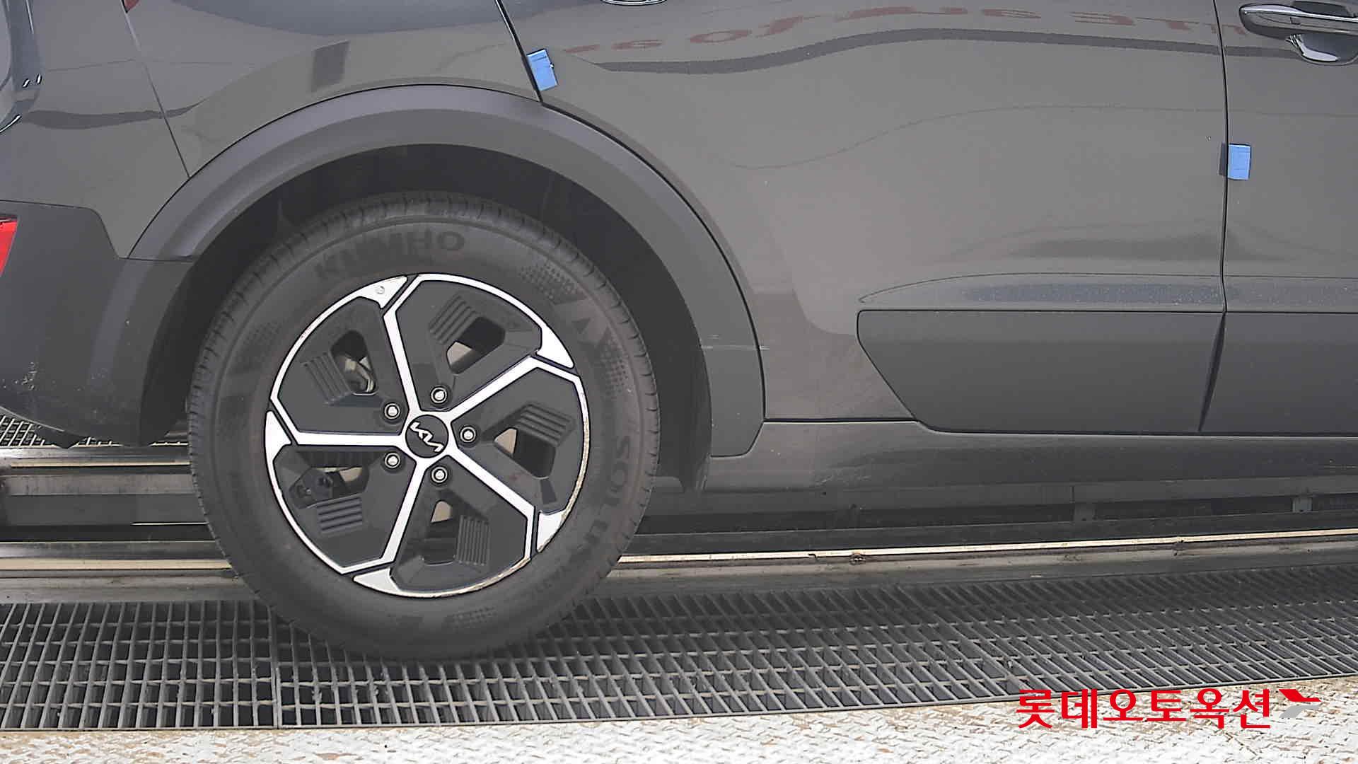 Kia Niro - 28