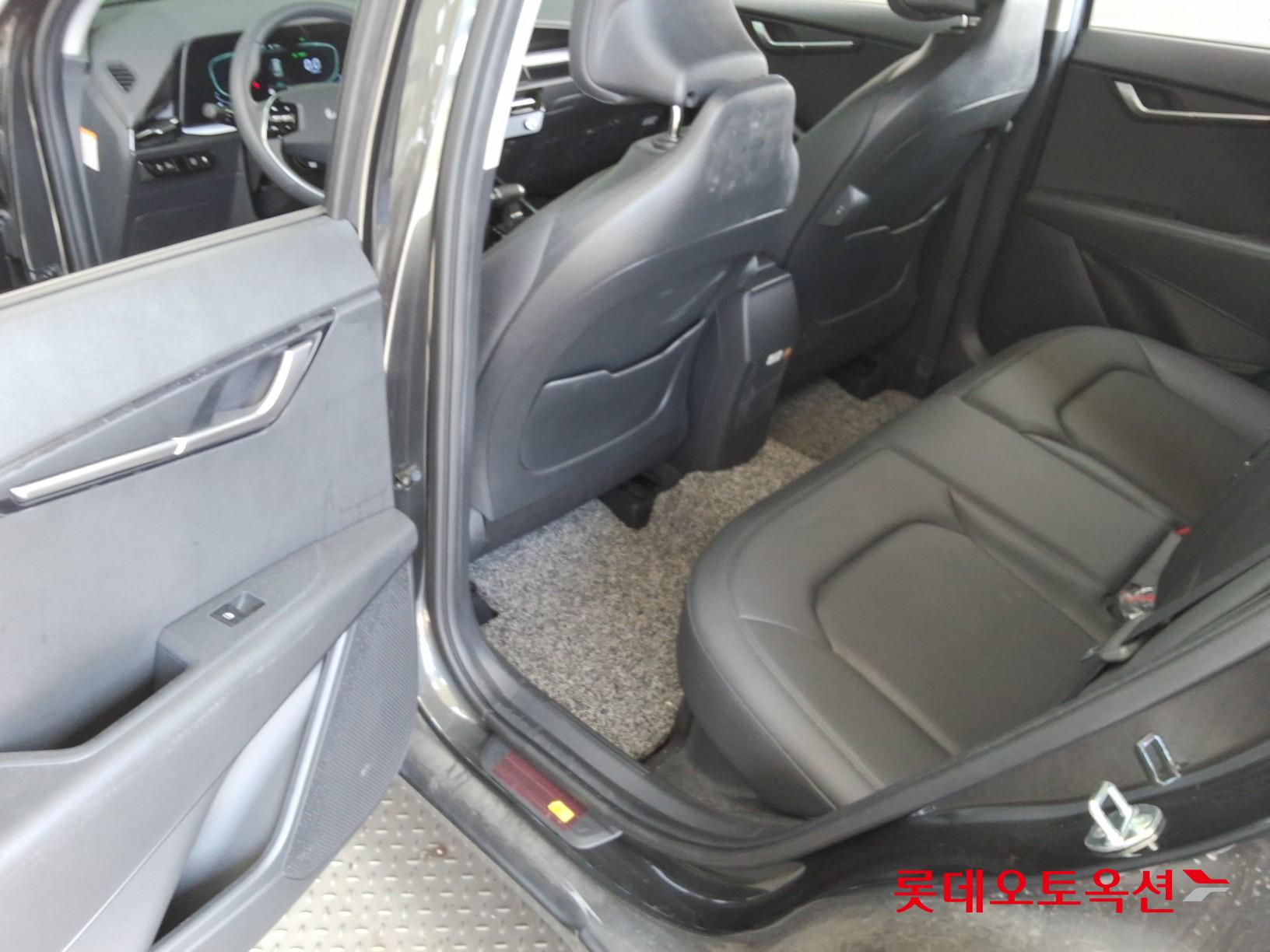 Kia Niro - 38