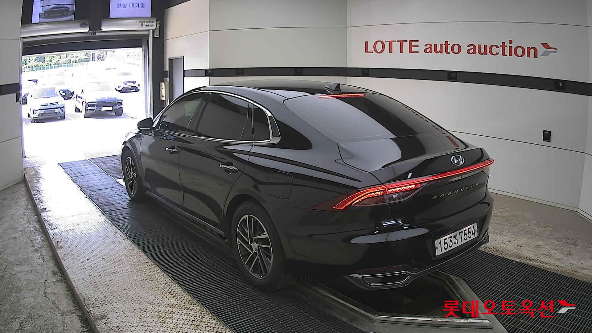 Hyundai Grandeur - 4