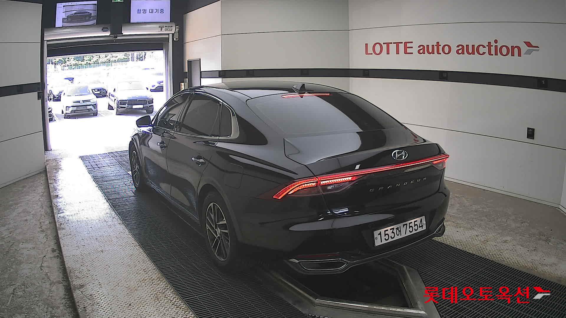 Hyundai Grandeur - 16