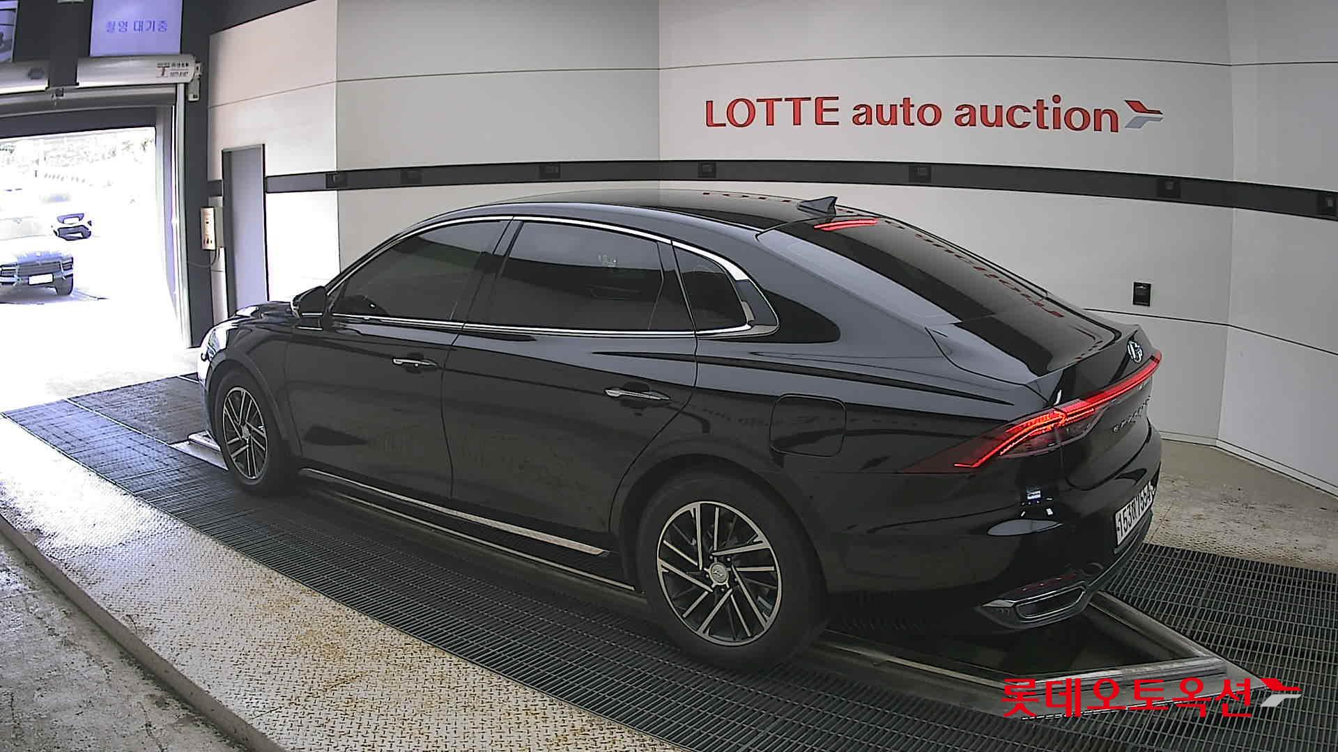 Hyundai Grandeur - 15