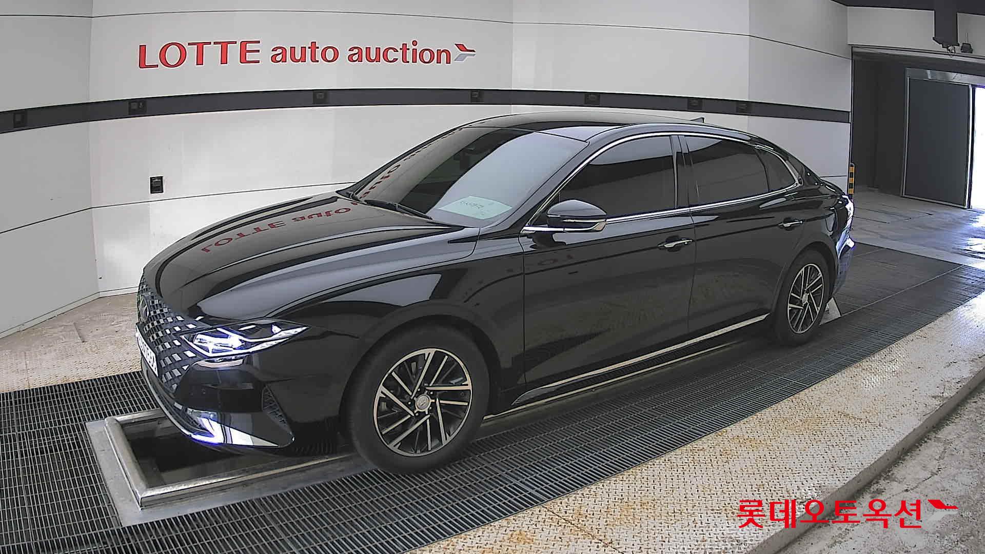 Hyundai Grandeur - 11