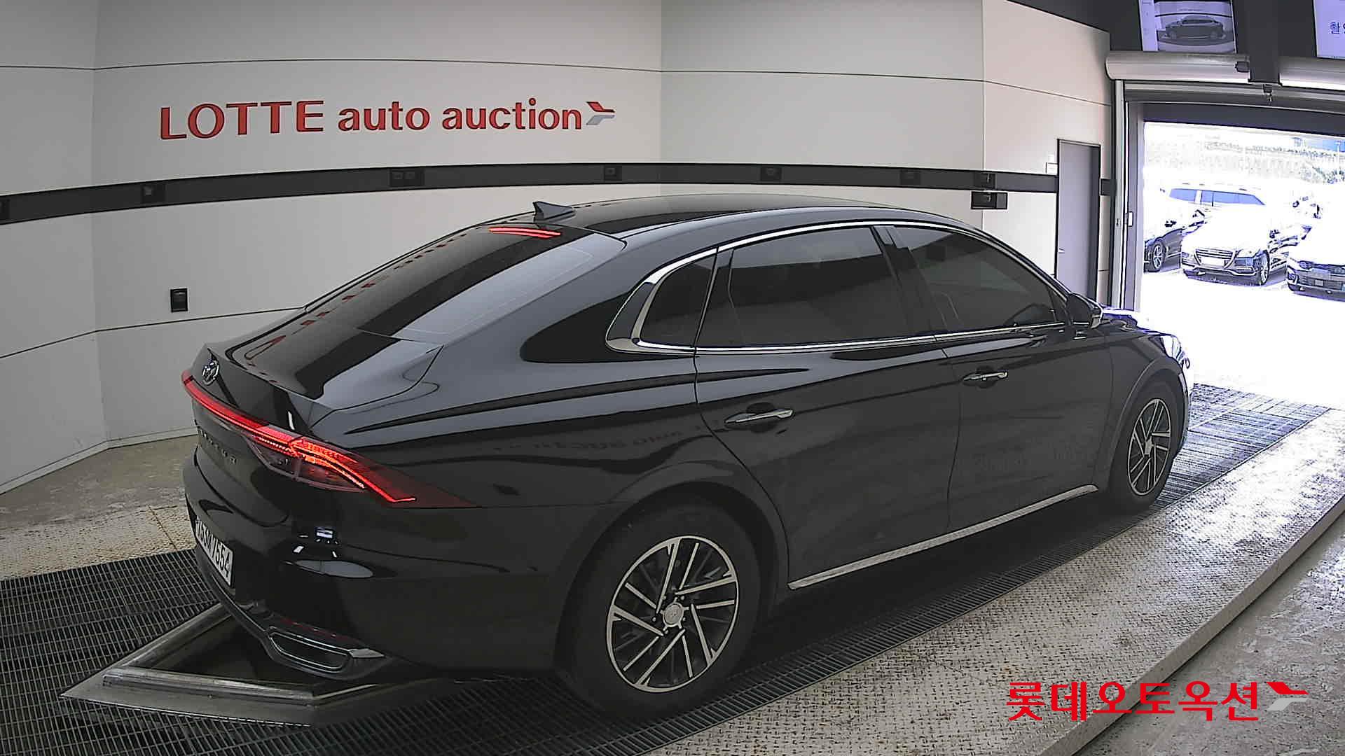 Hyundai Grandeur - 19