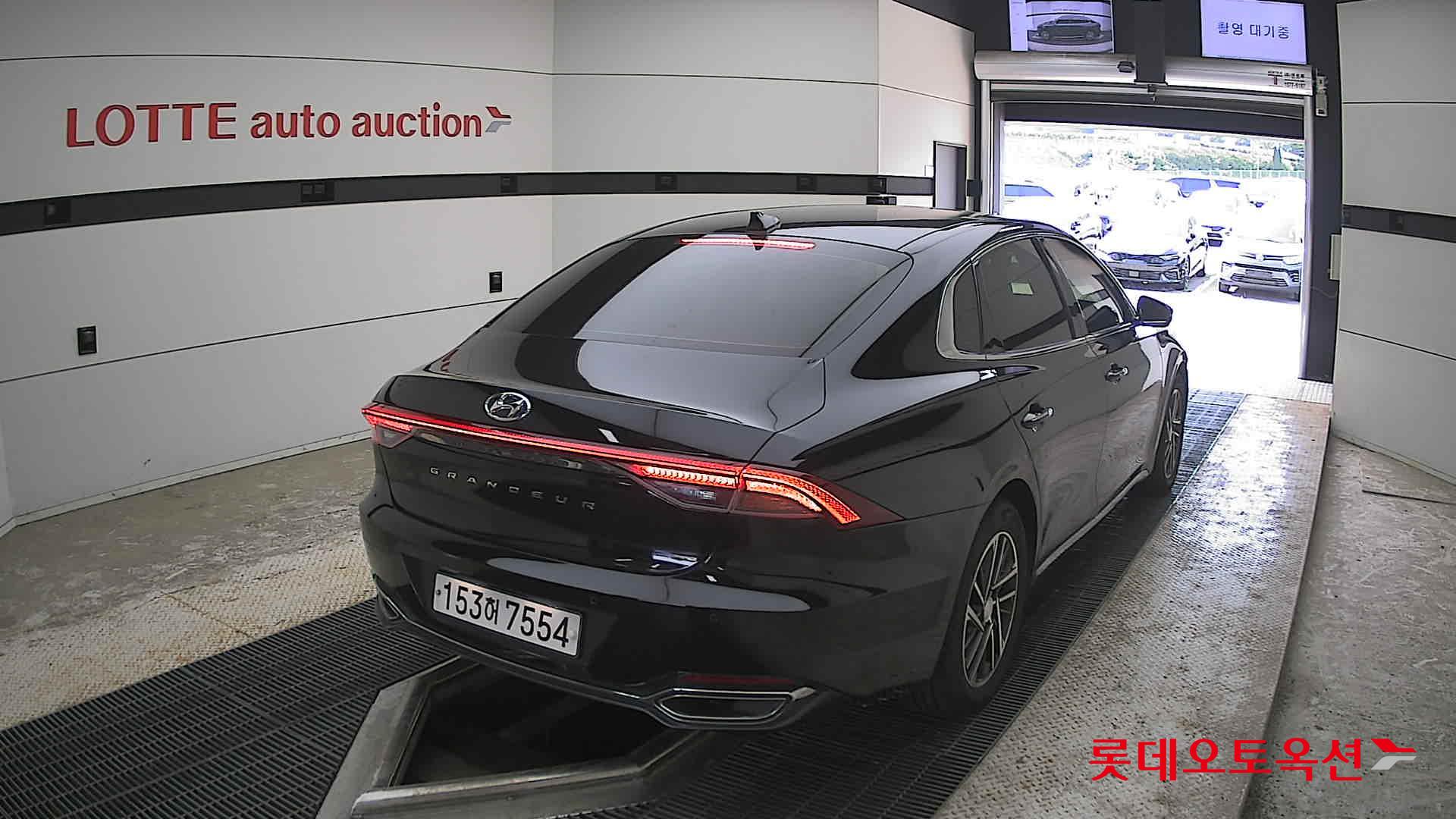 Hyundai Grandeur - 18