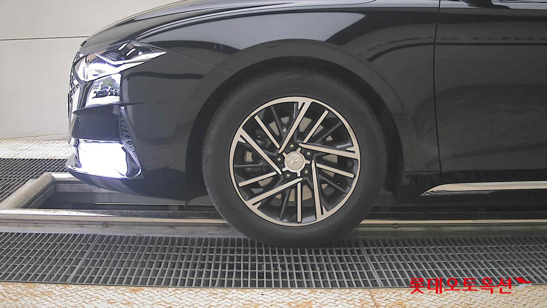 Hyundai Grandeur - 25