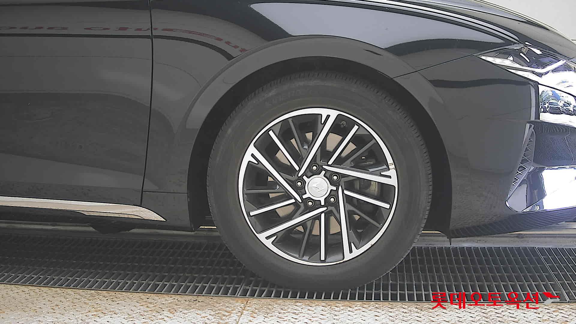 Hyundai Grandeur - 27