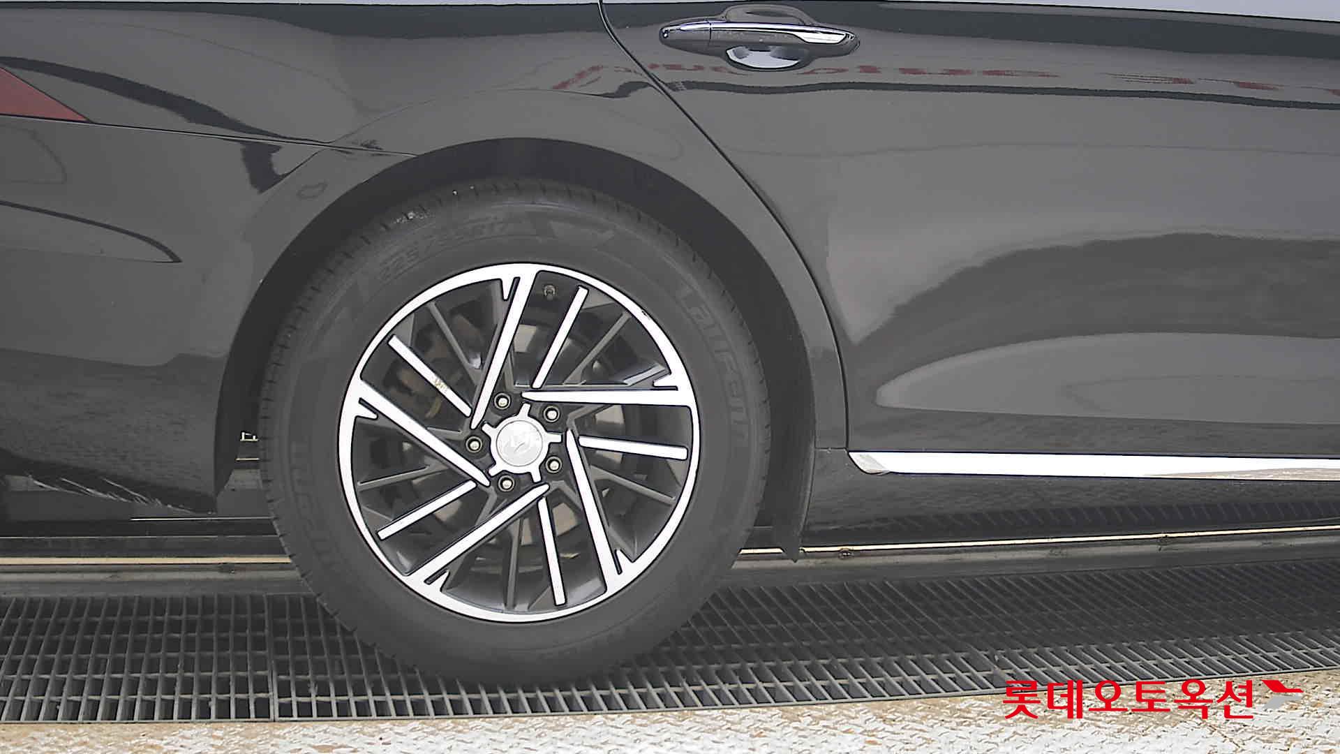 Hyundai Grandeur - 28