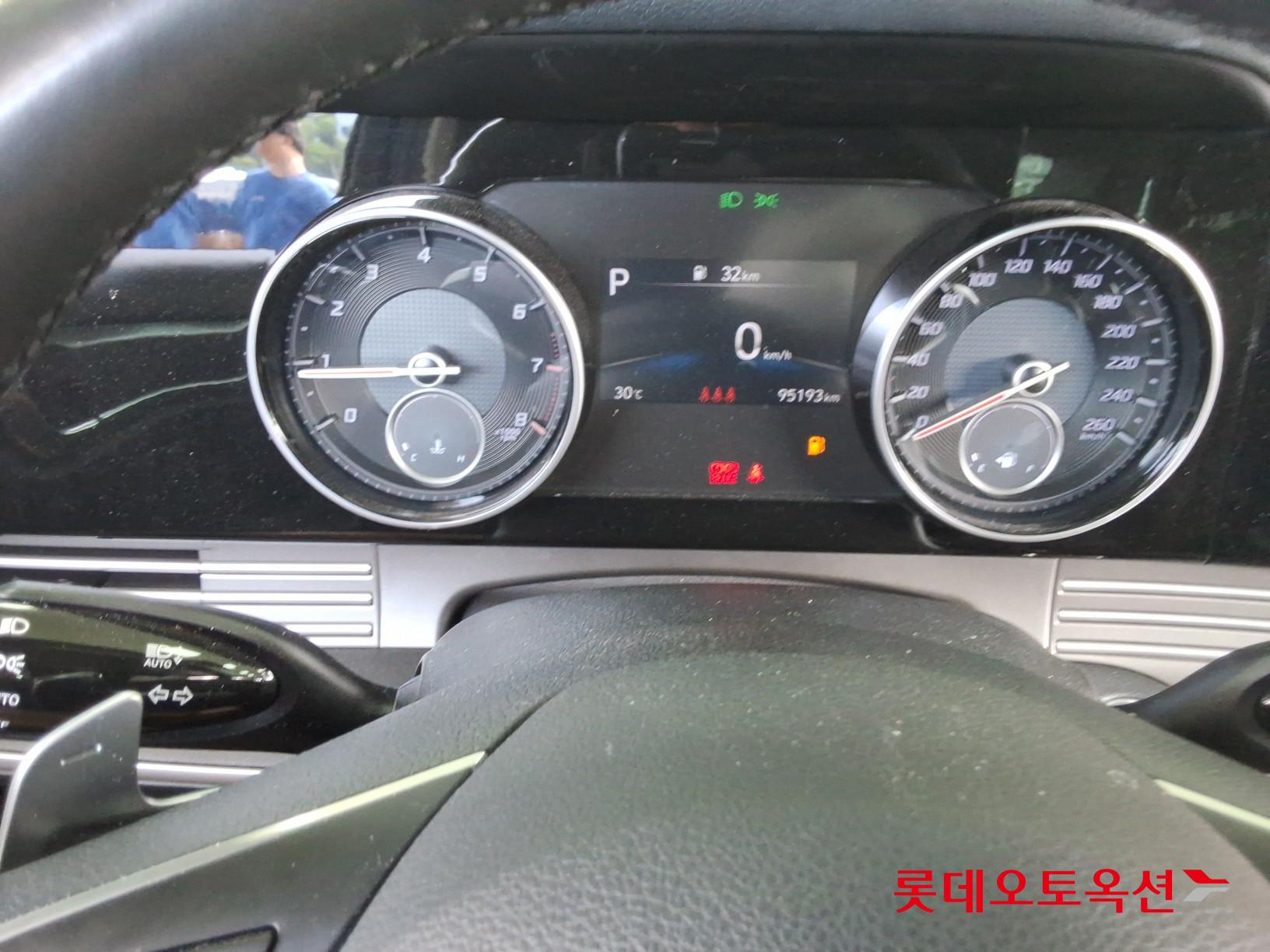Hyundai Grandeur - 30