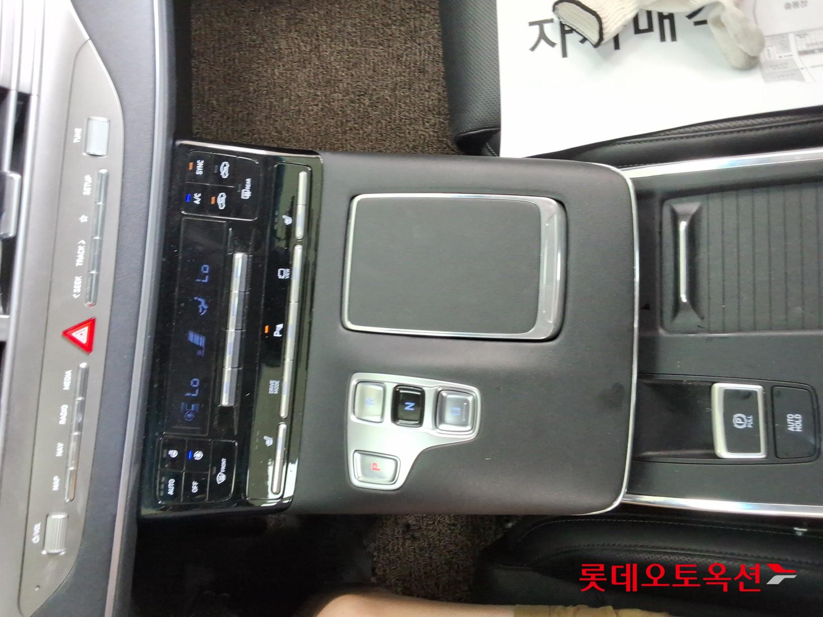 Hyundai Grandeur - 32