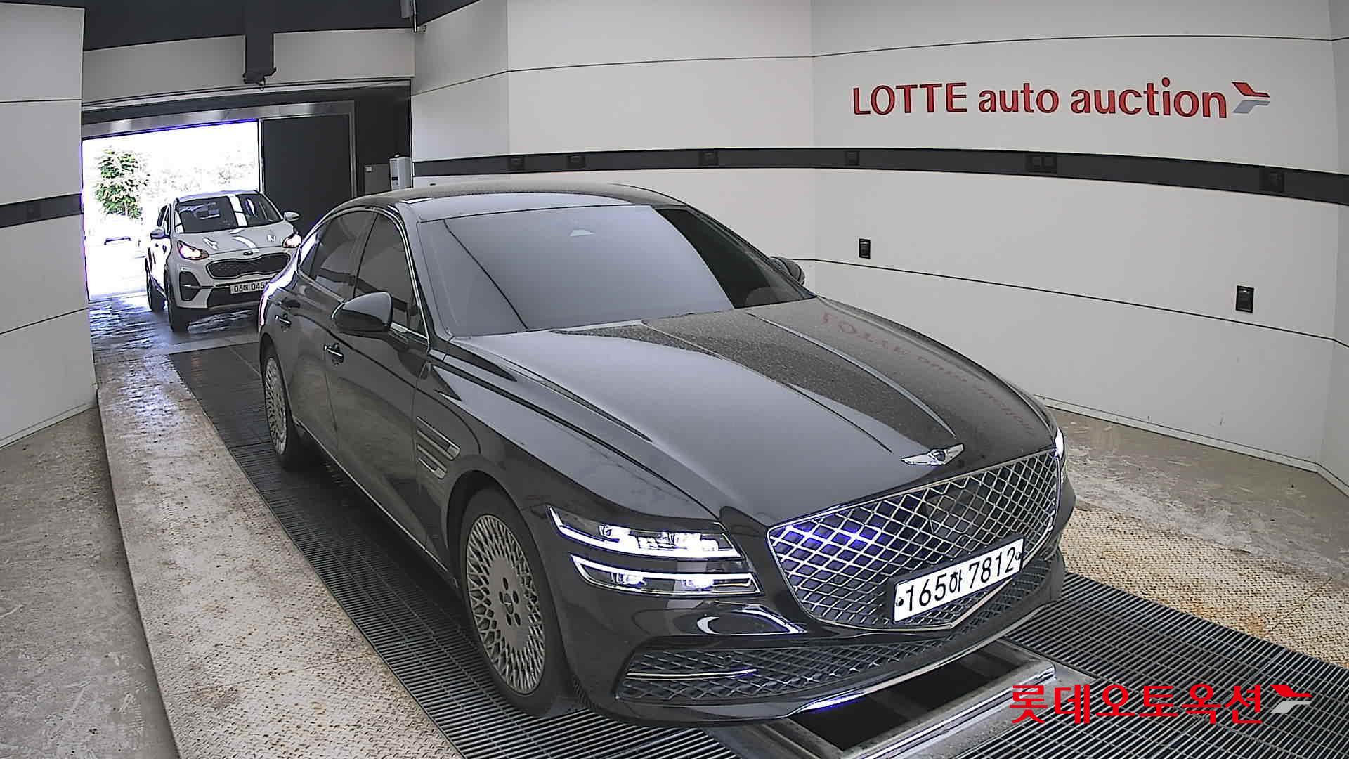 Genesis G80 - 24