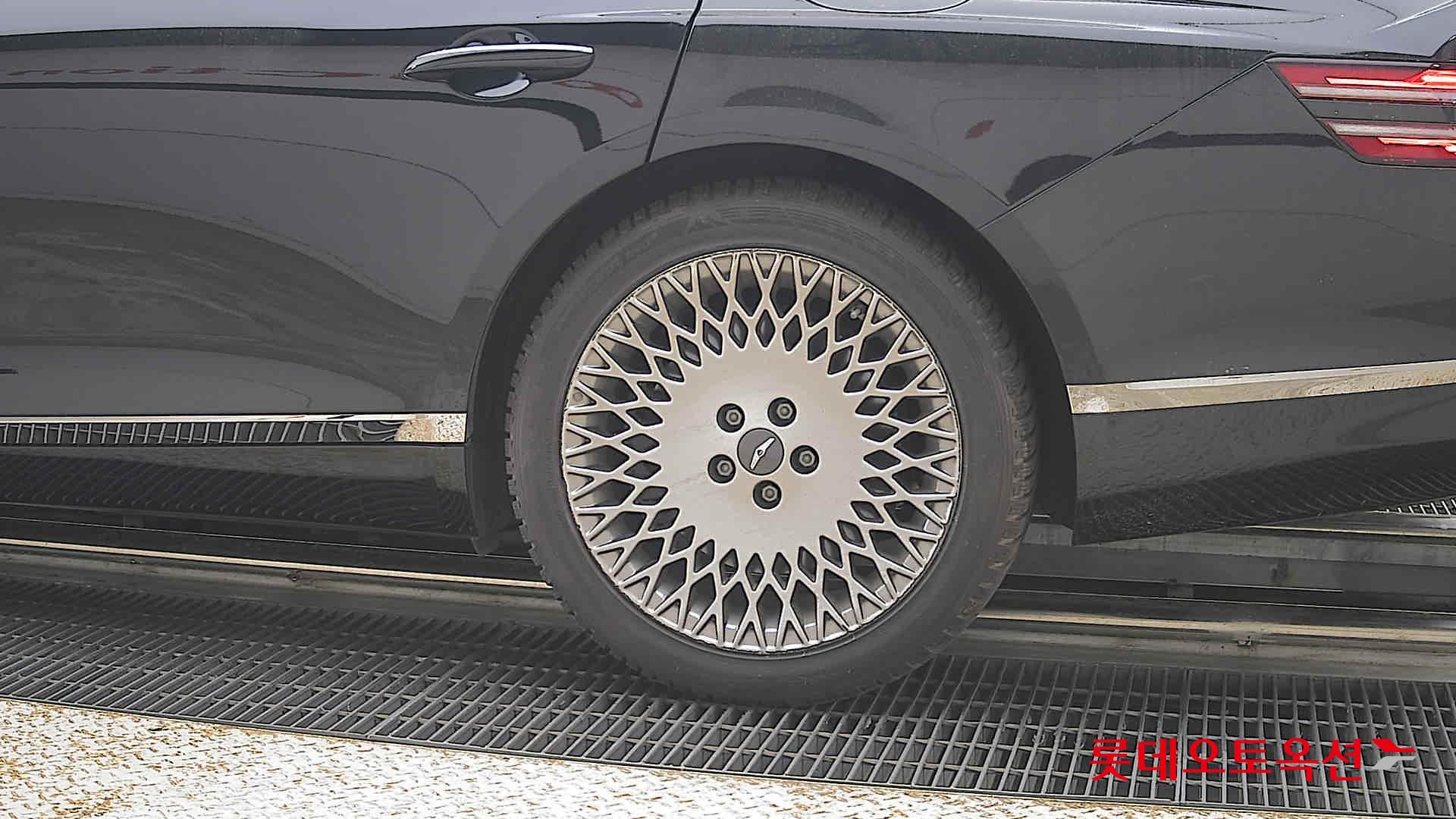 Genesis G80 - 26