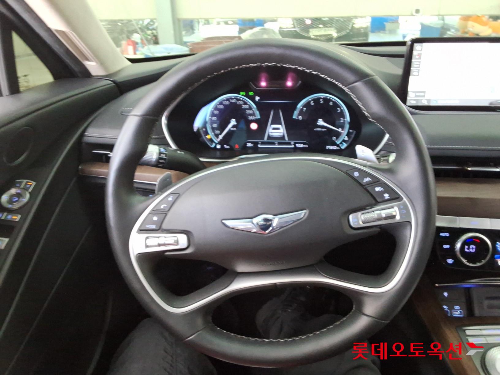 Genesis G80 - 30