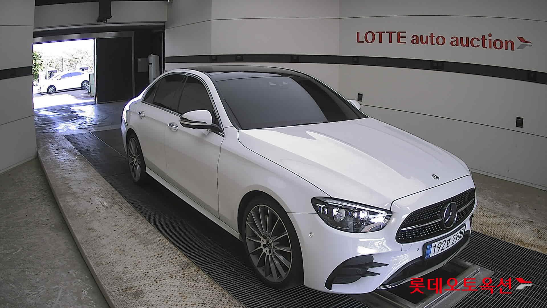 Mercedes-Benz E-Class - 6