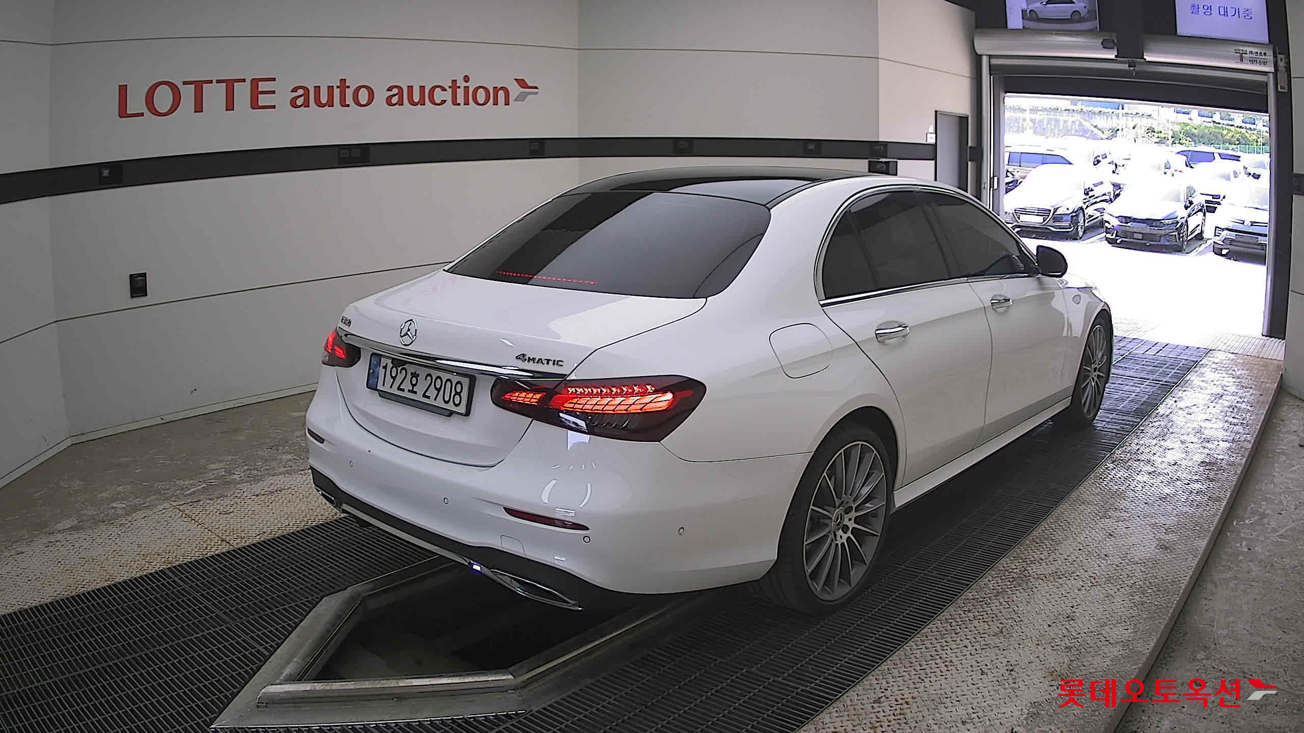 Mercedes-Benz E-Class - 5