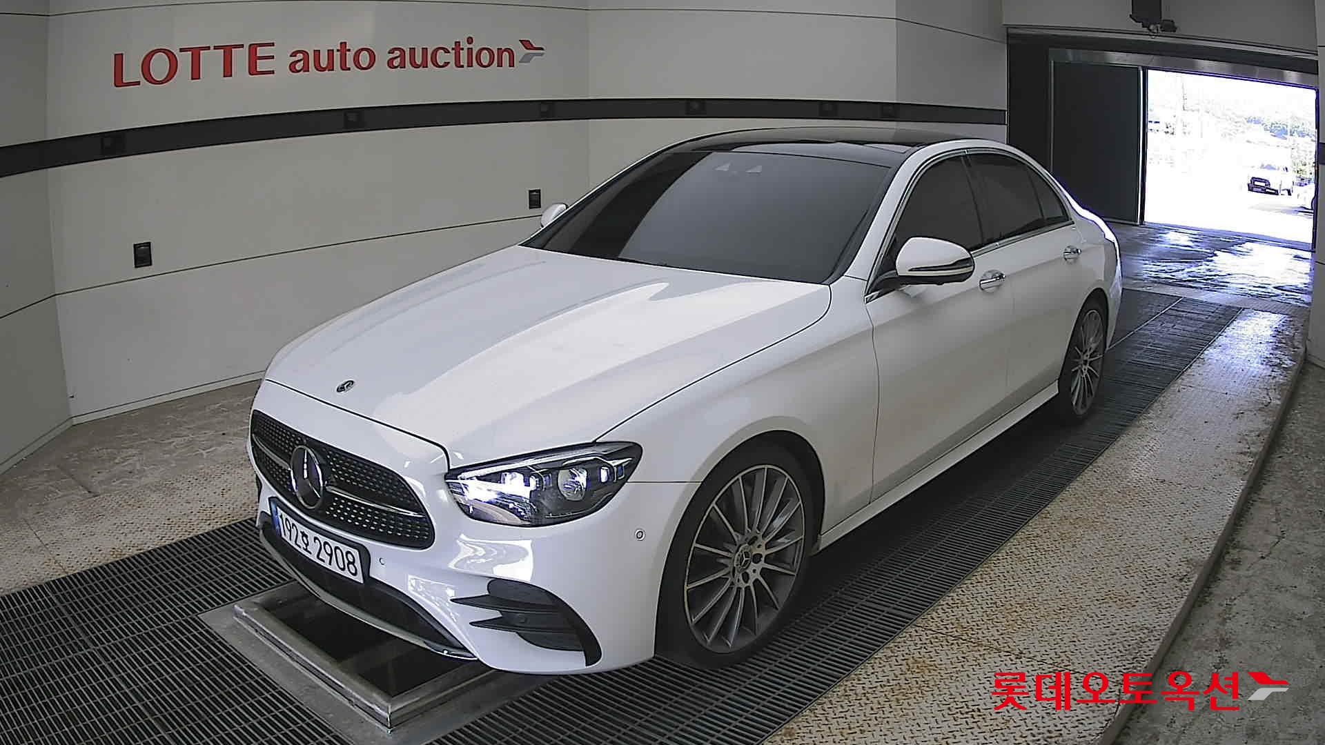Mercedes-Benz E-Class - 3