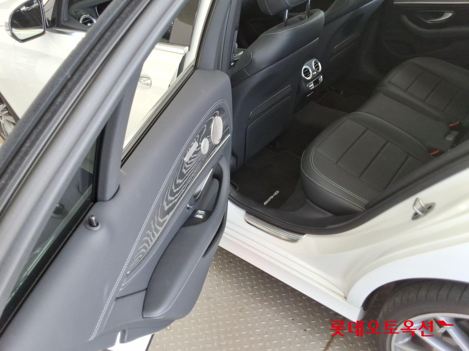 Mercedes-Benz E-Class - 38