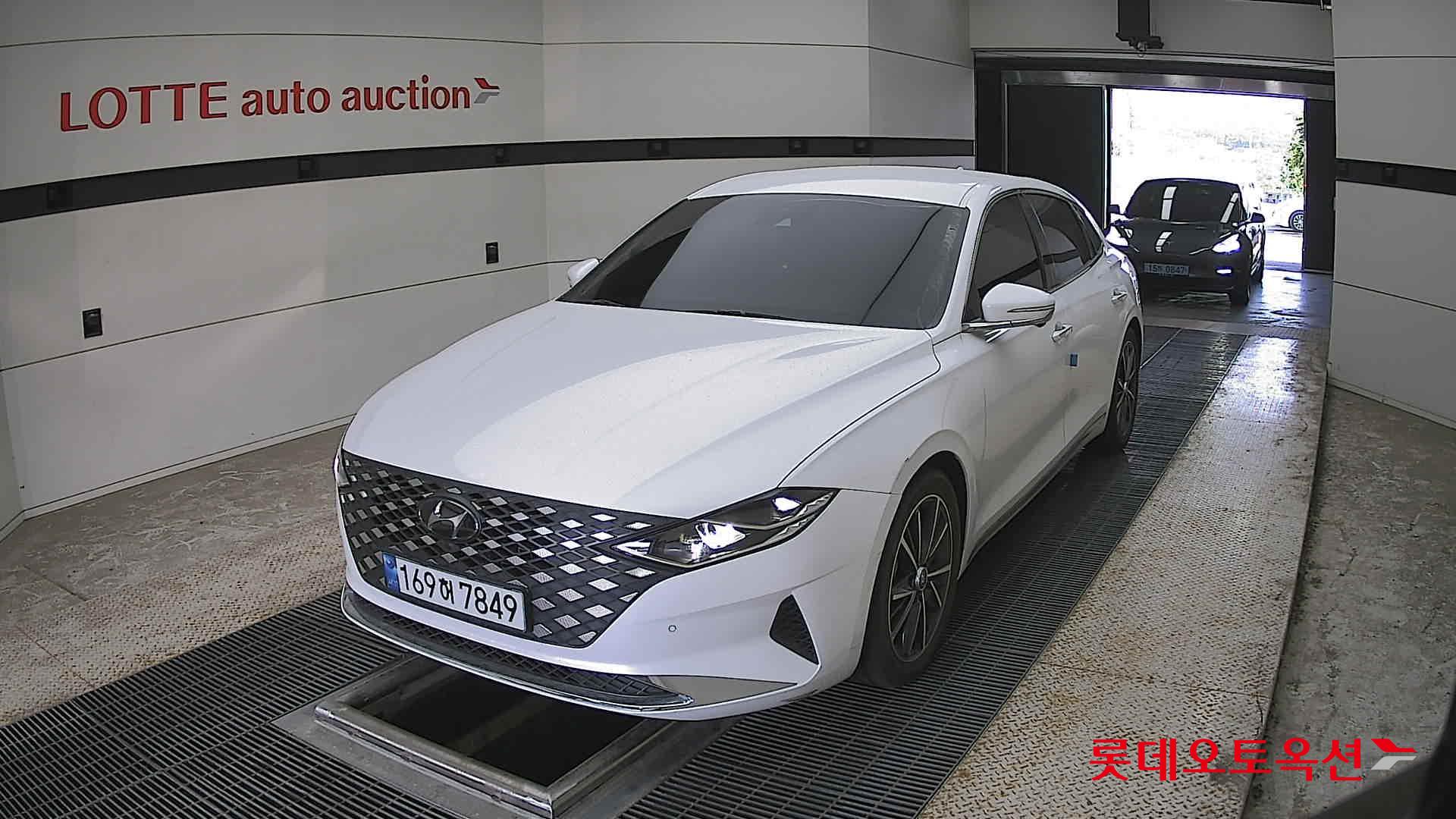 Hyundai Grandeur - 10