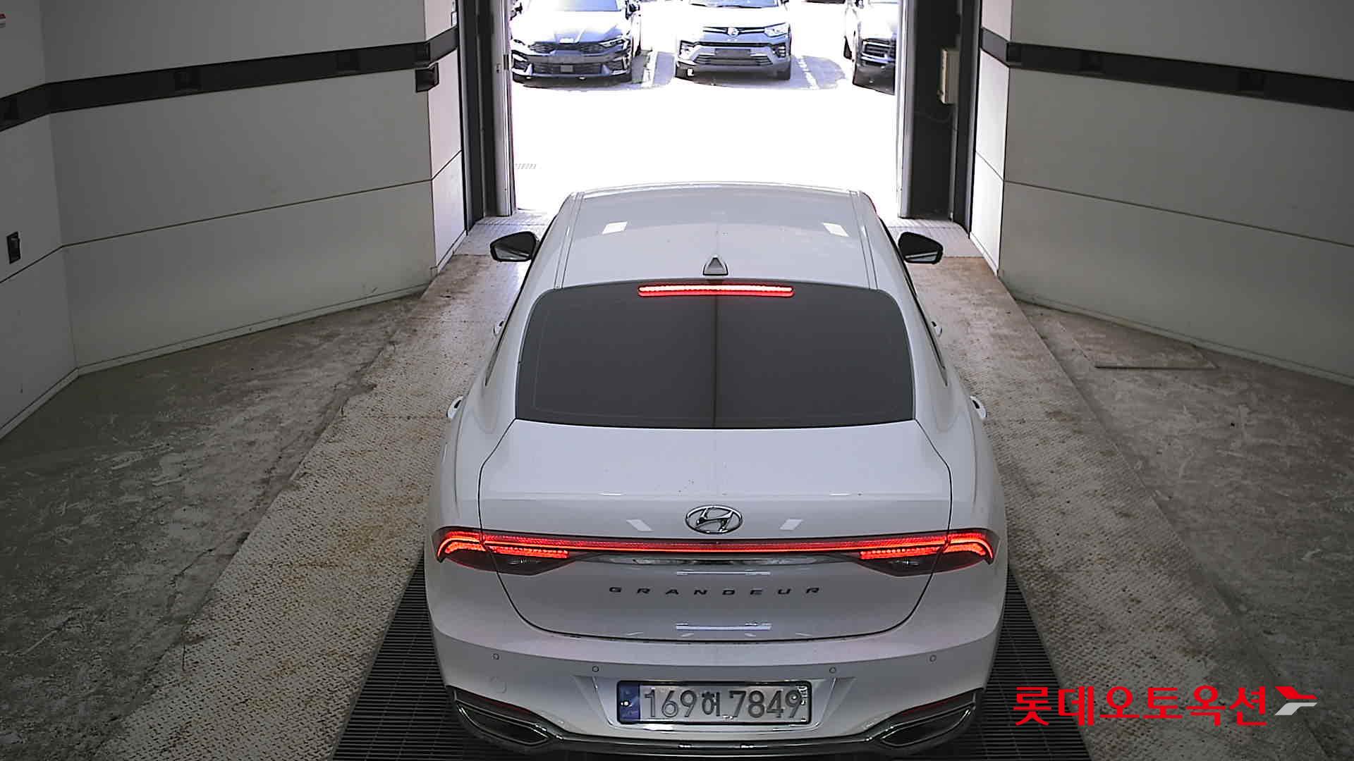 Hyundai Grandeur - 17