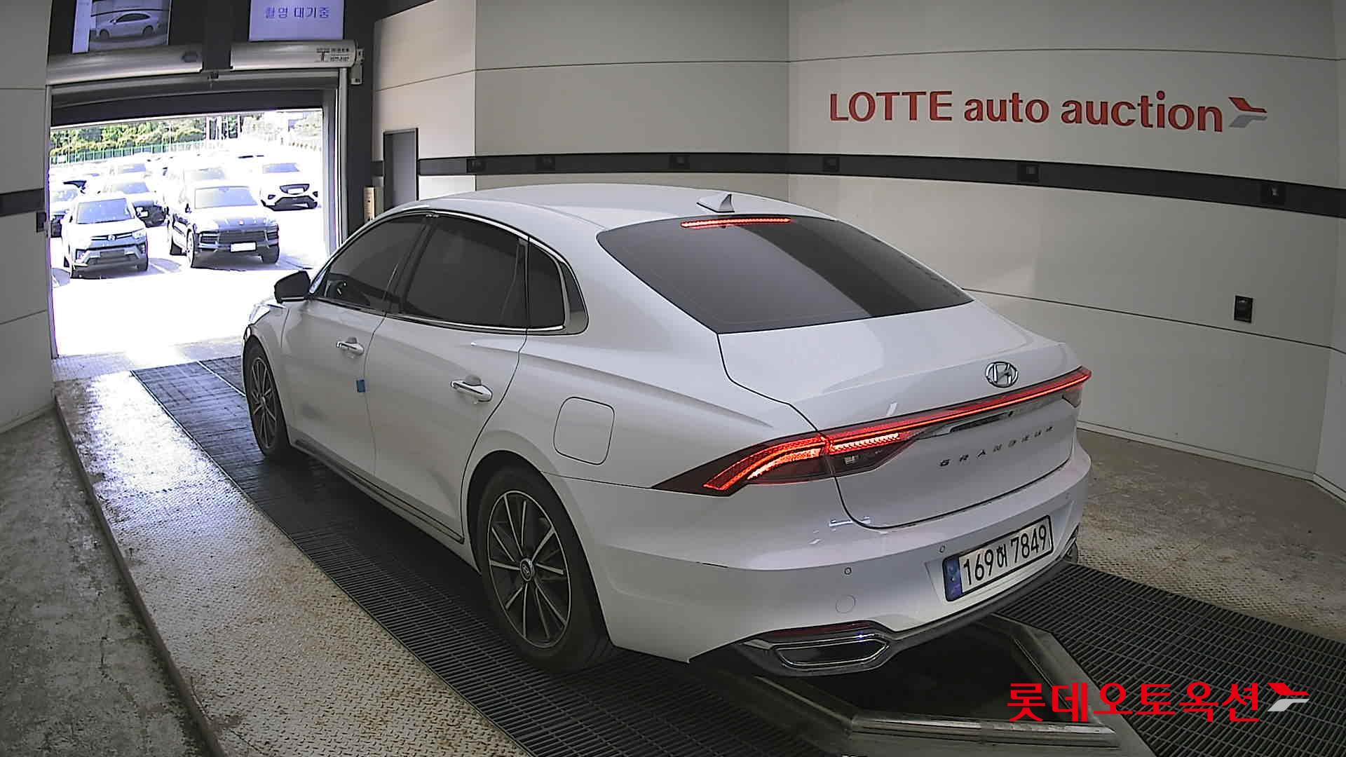 Hyundai Grandeur - 4