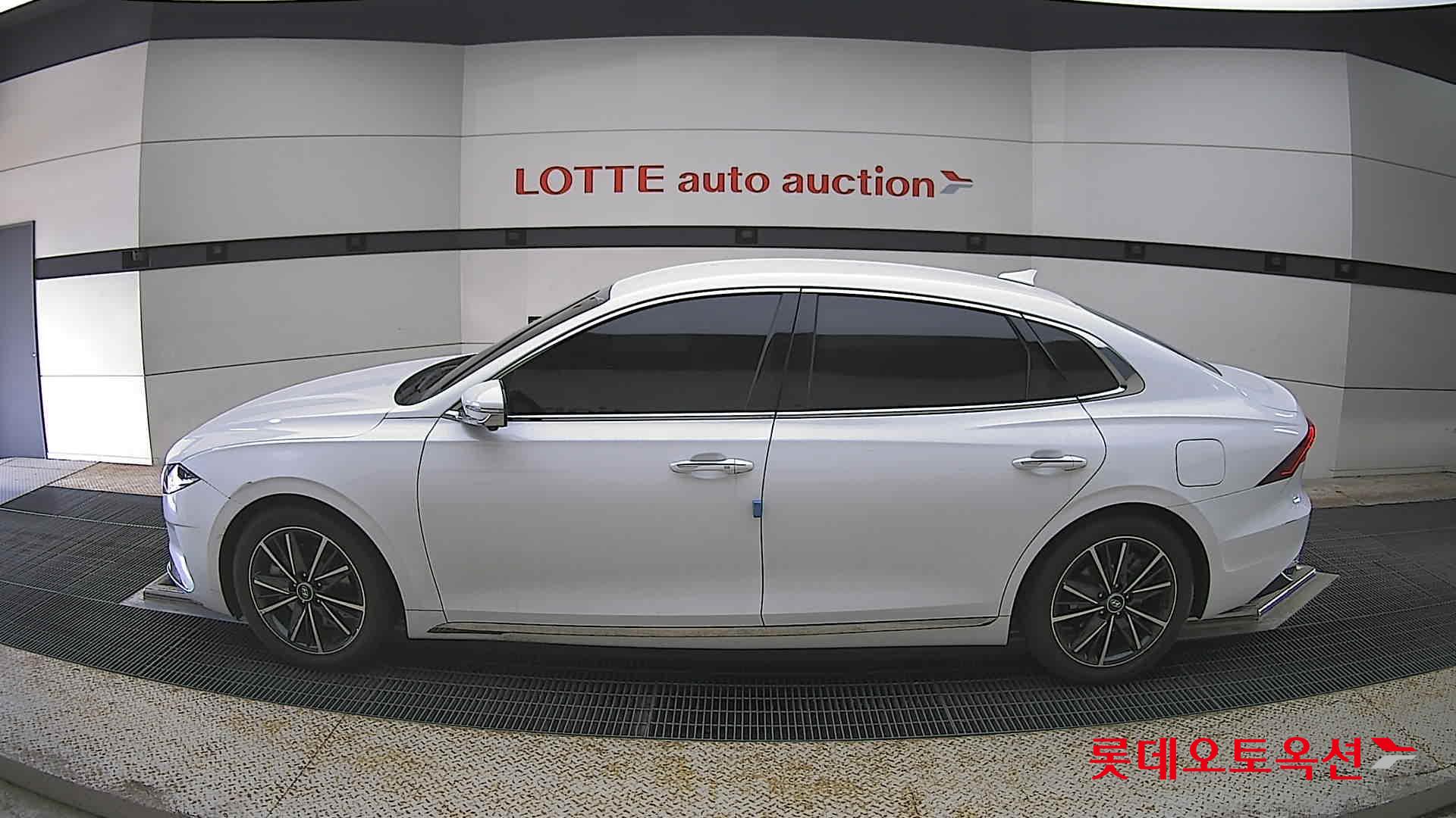 Hyundai Grandeur - 13