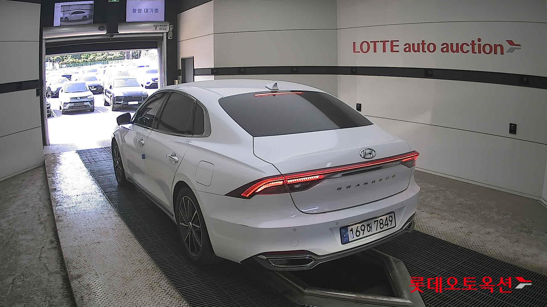 Hyundai Grandeur - 16
