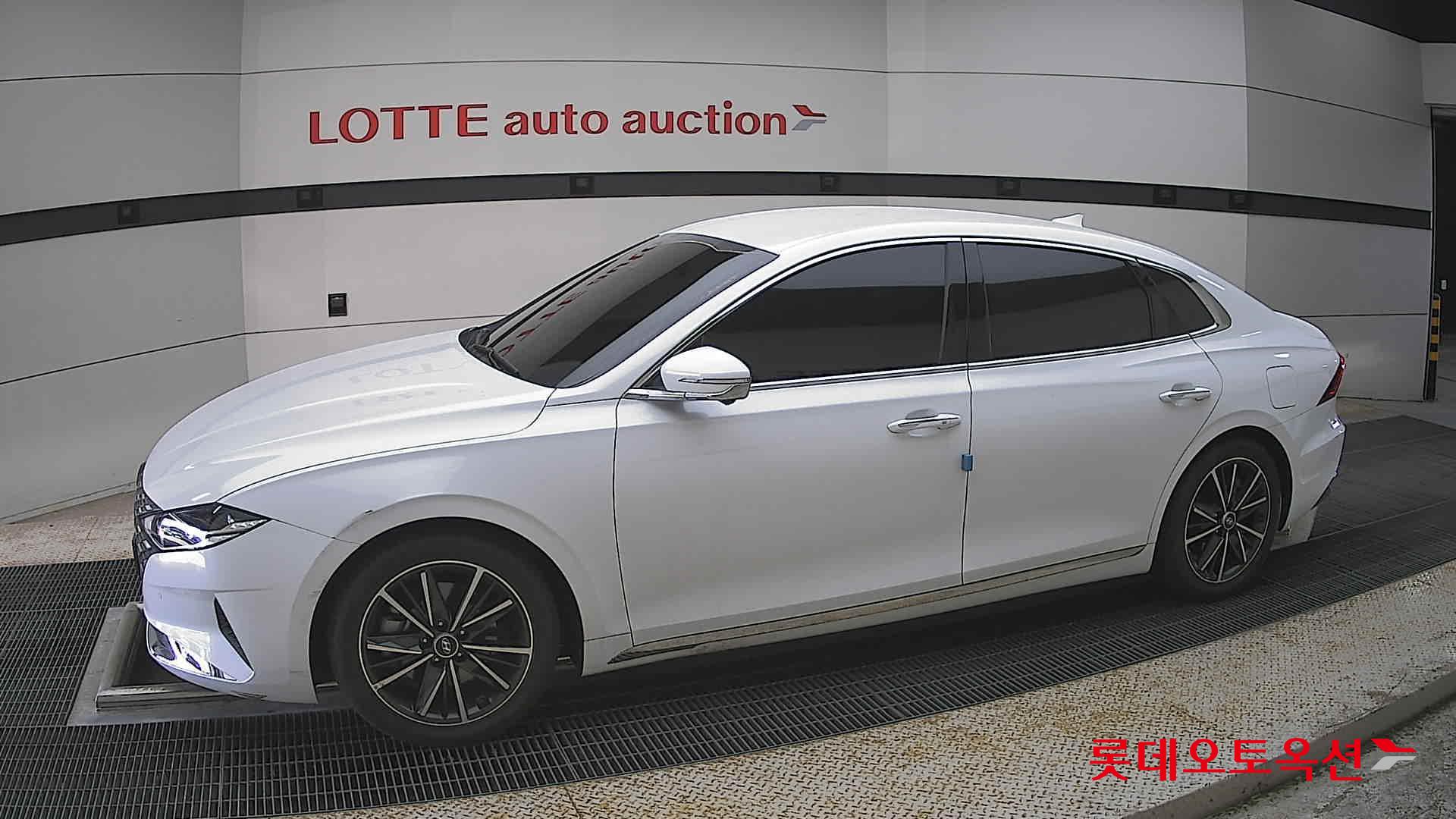 Hyundai Grandeur - 12