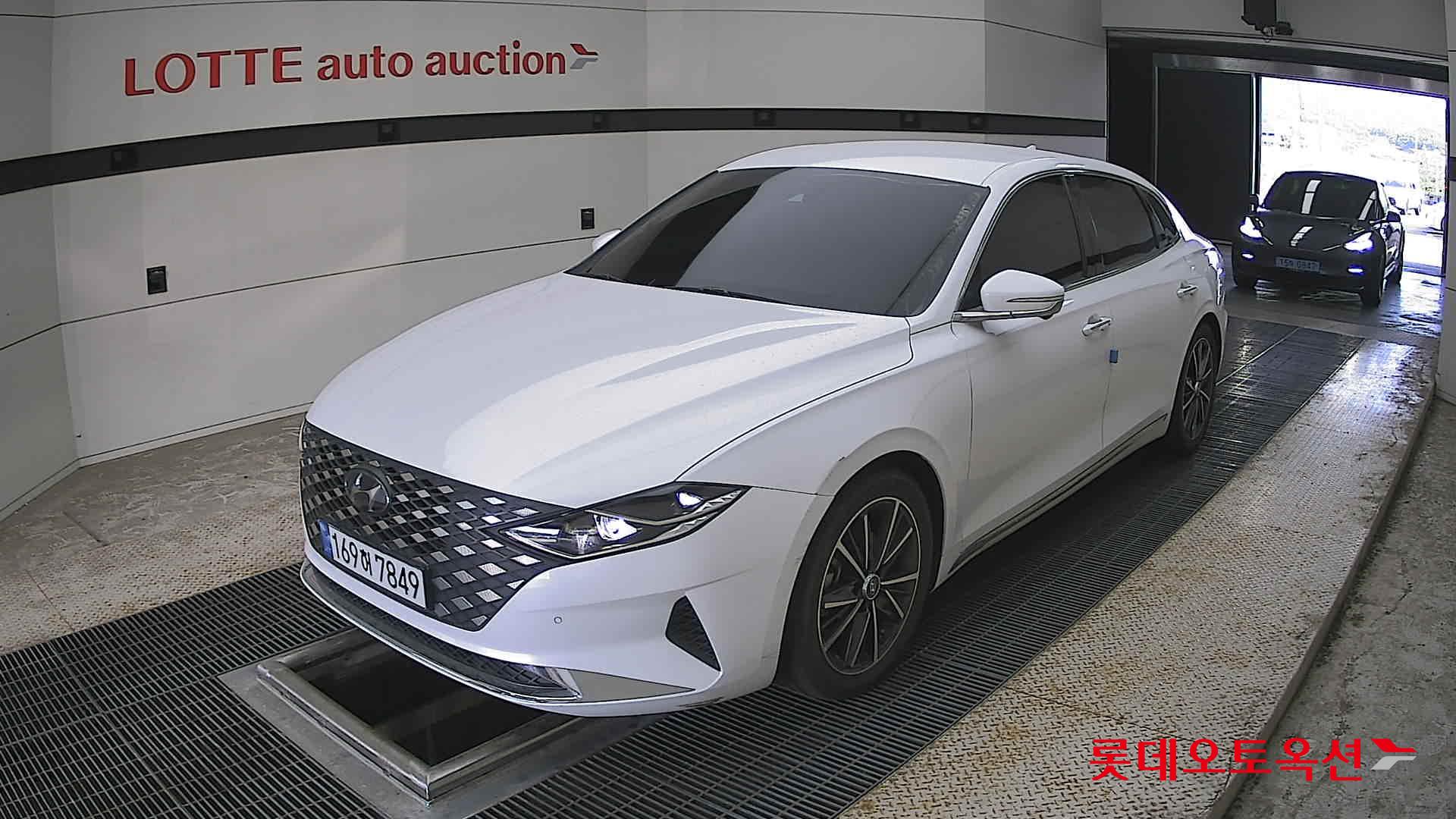 Hyundai Grandeur - 3