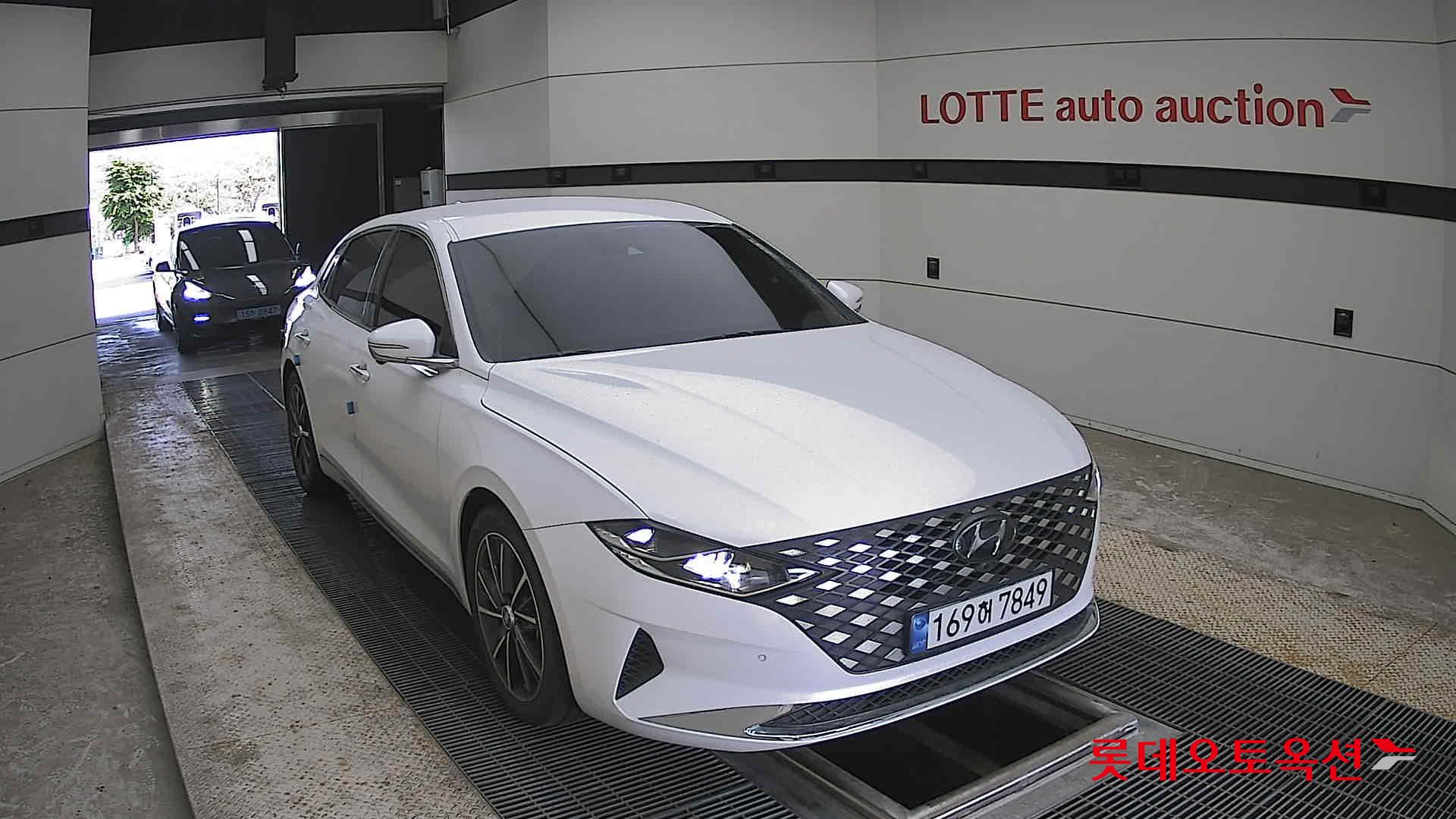 Hyundai Grandeur - 24