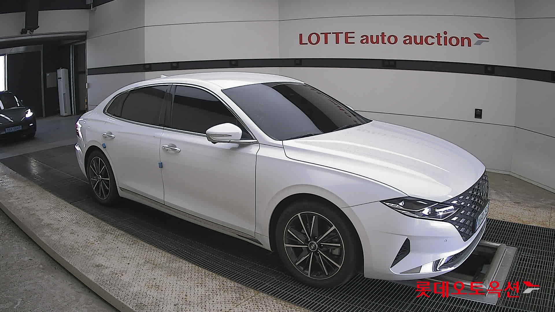 Hyundai Grandeur - 23