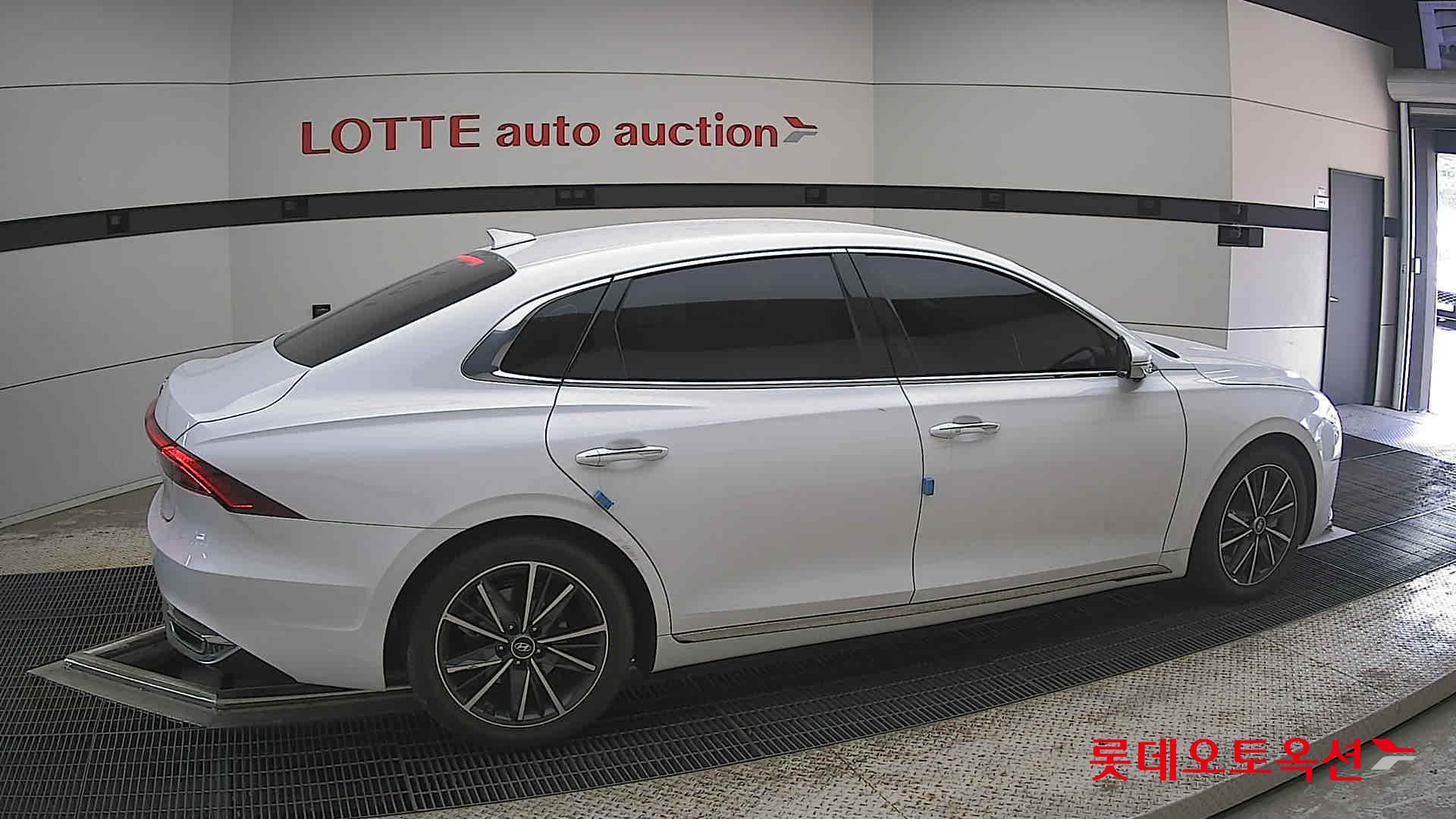 Hyundai Grandeur - 20