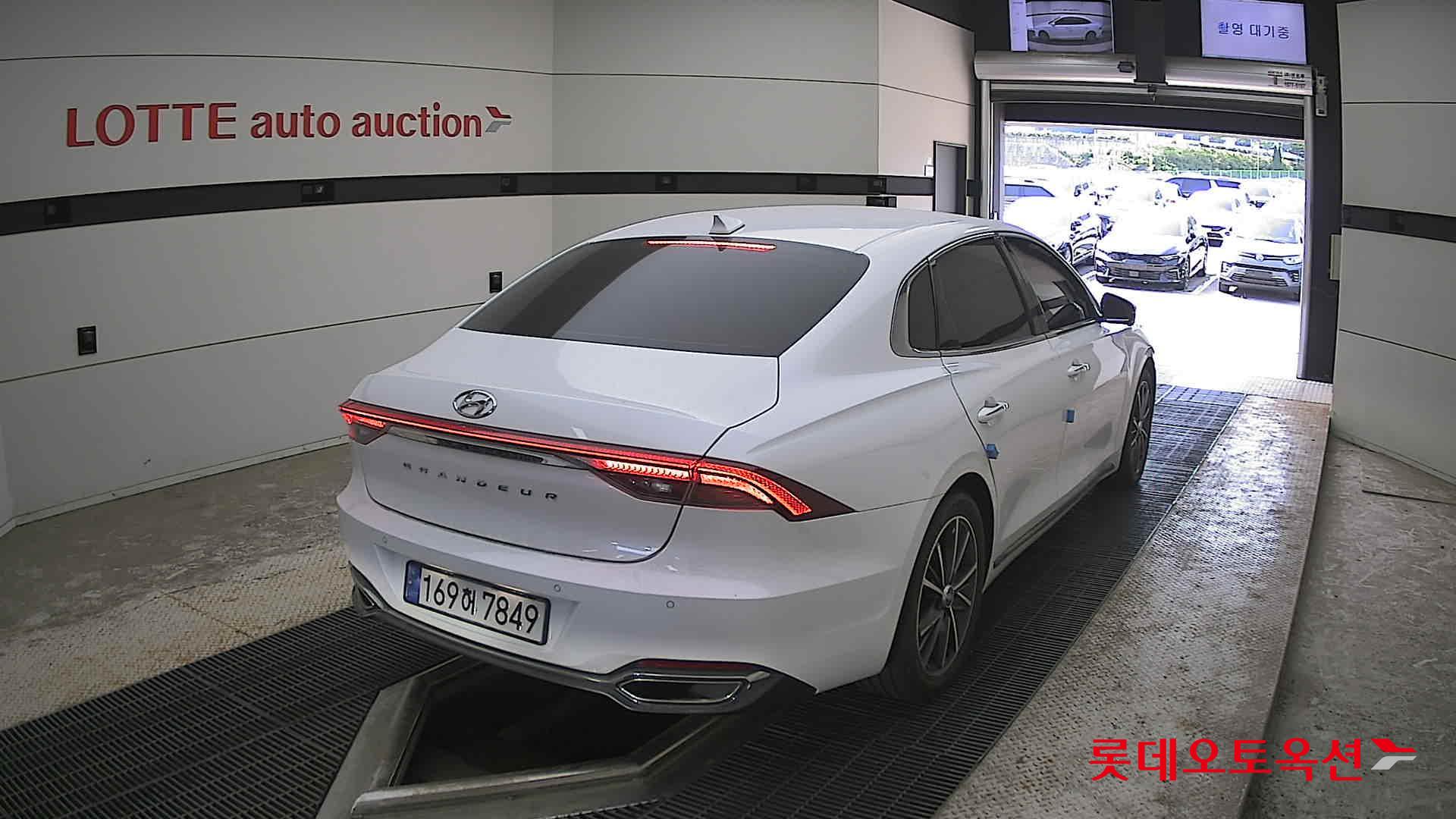 Hyundai Grandeur - 18