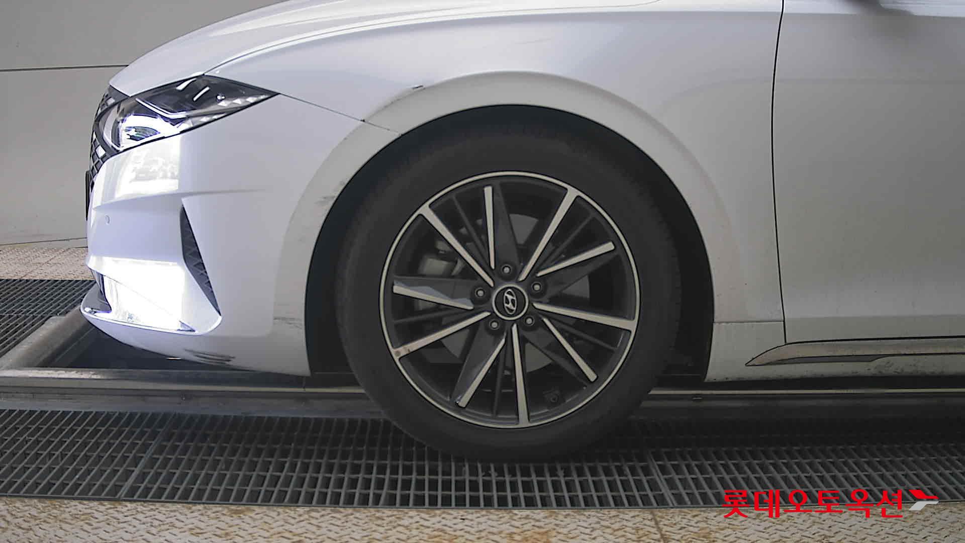 Hyundai Grandeur - 25