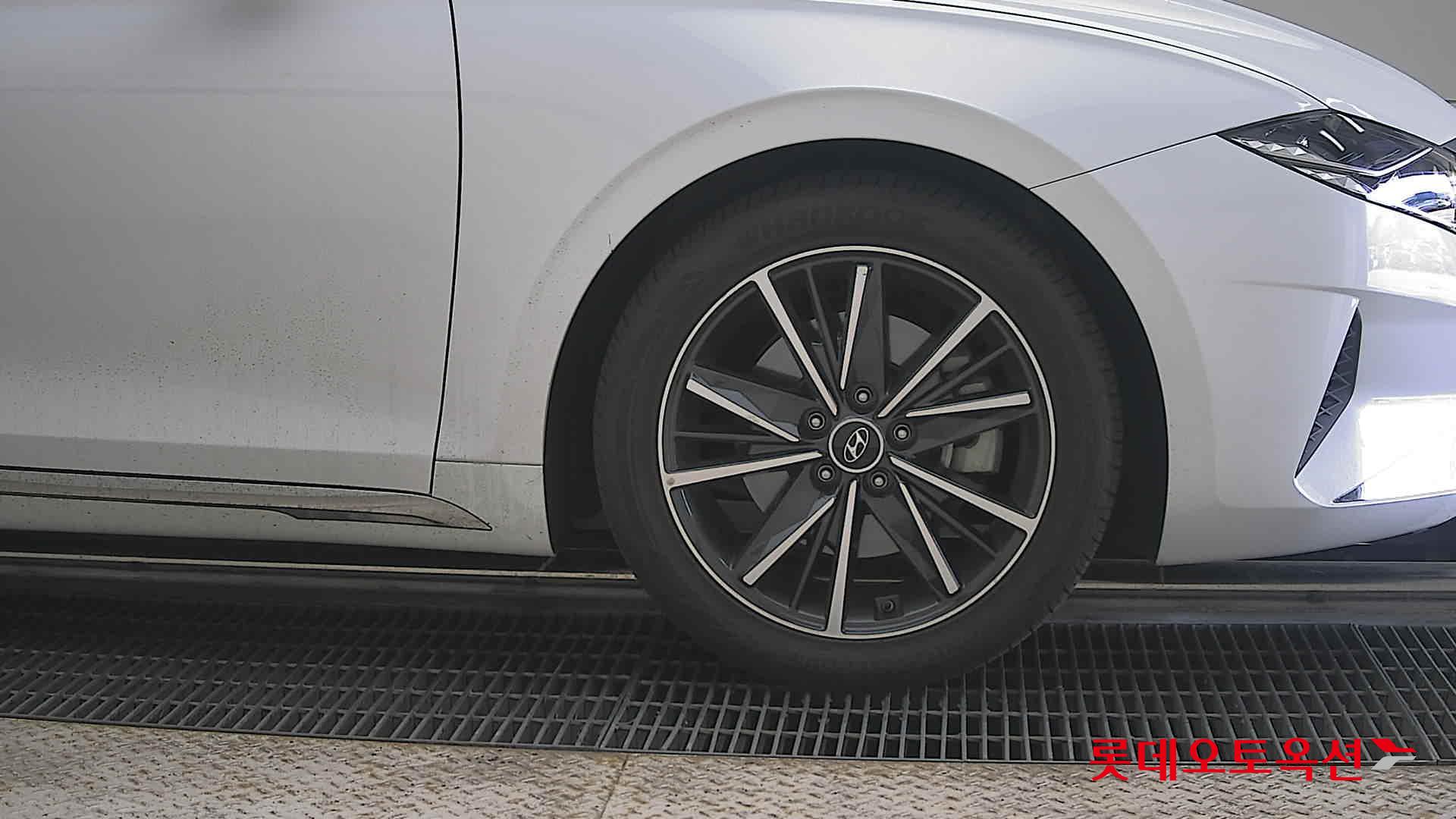 Hyundai Grandeur - 27