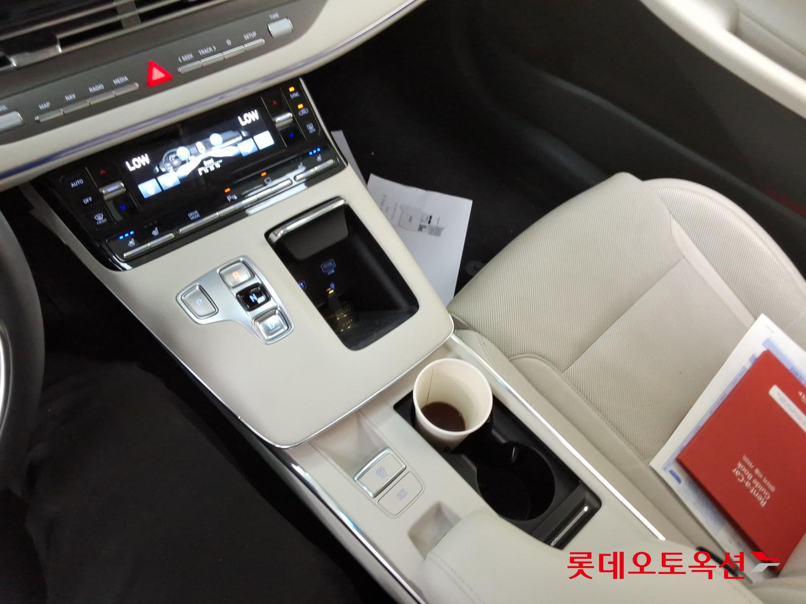 Hyundai Grandeur - 34