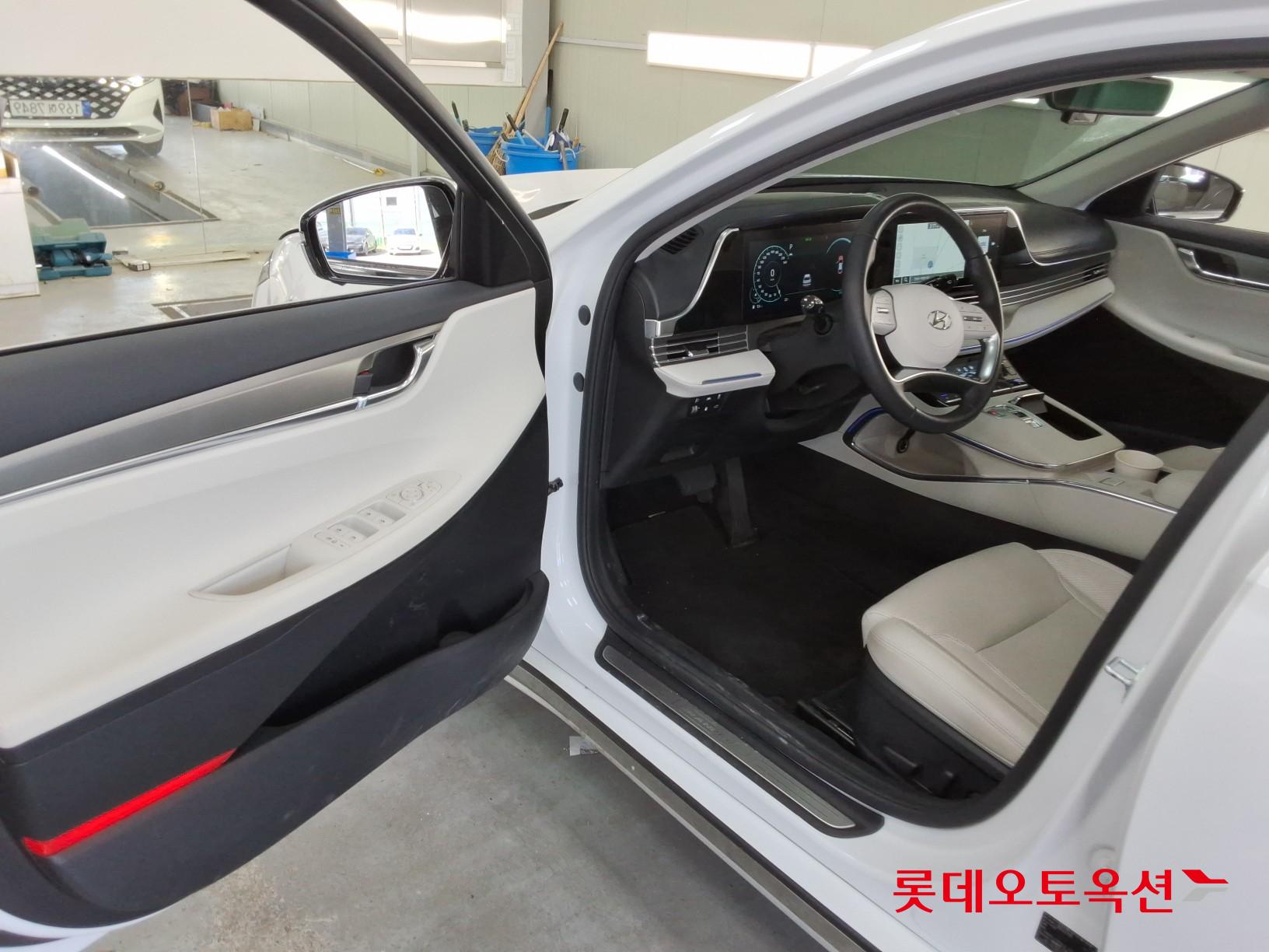 Hyundai Grandeur - 35
