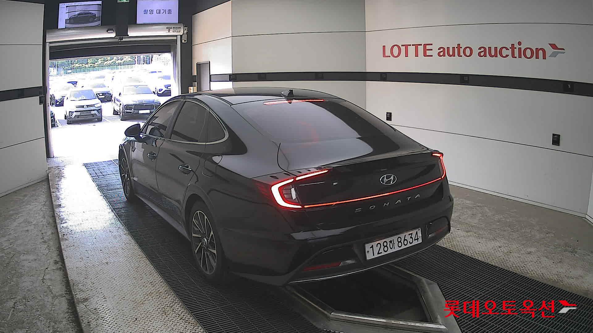 Hyundai Sonata - 16