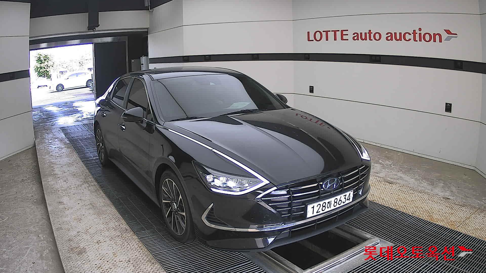 Hyundai Sonata - 24