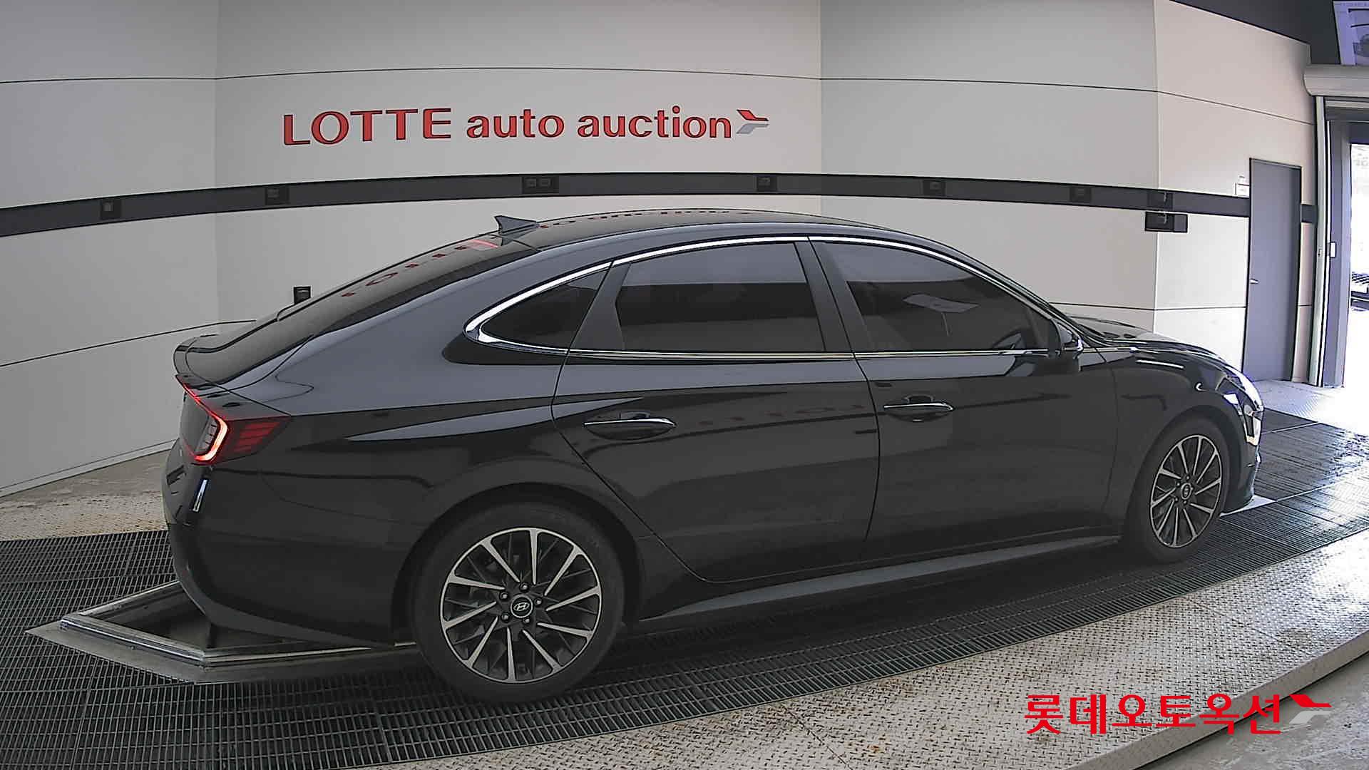 Hyundai Sonata - 20