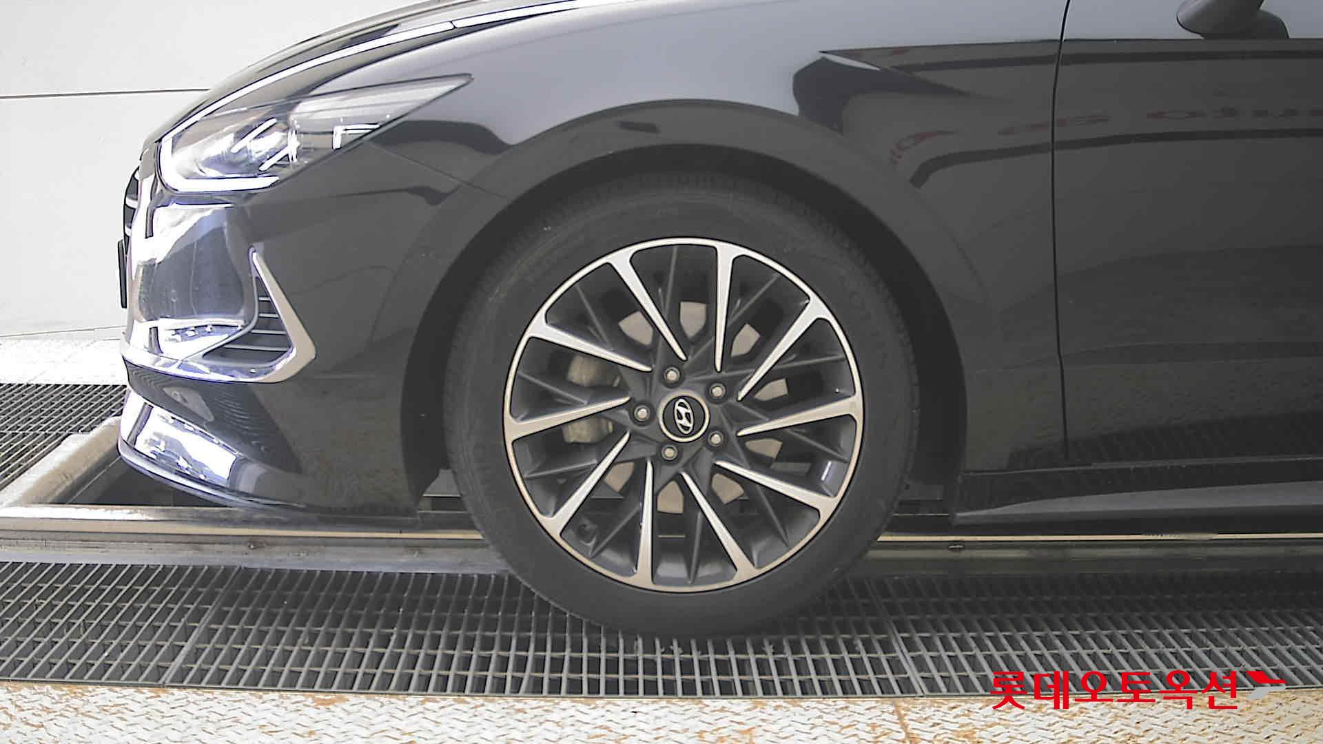 Hyundai Sonata - 25