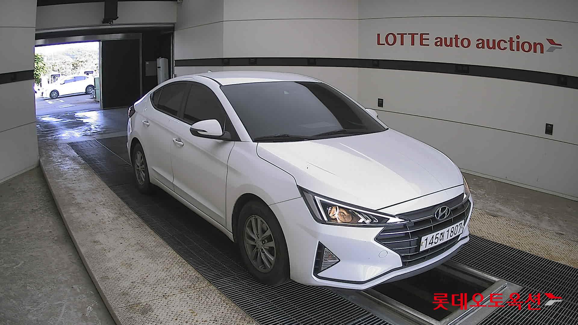 Hyundai Elantra - 6