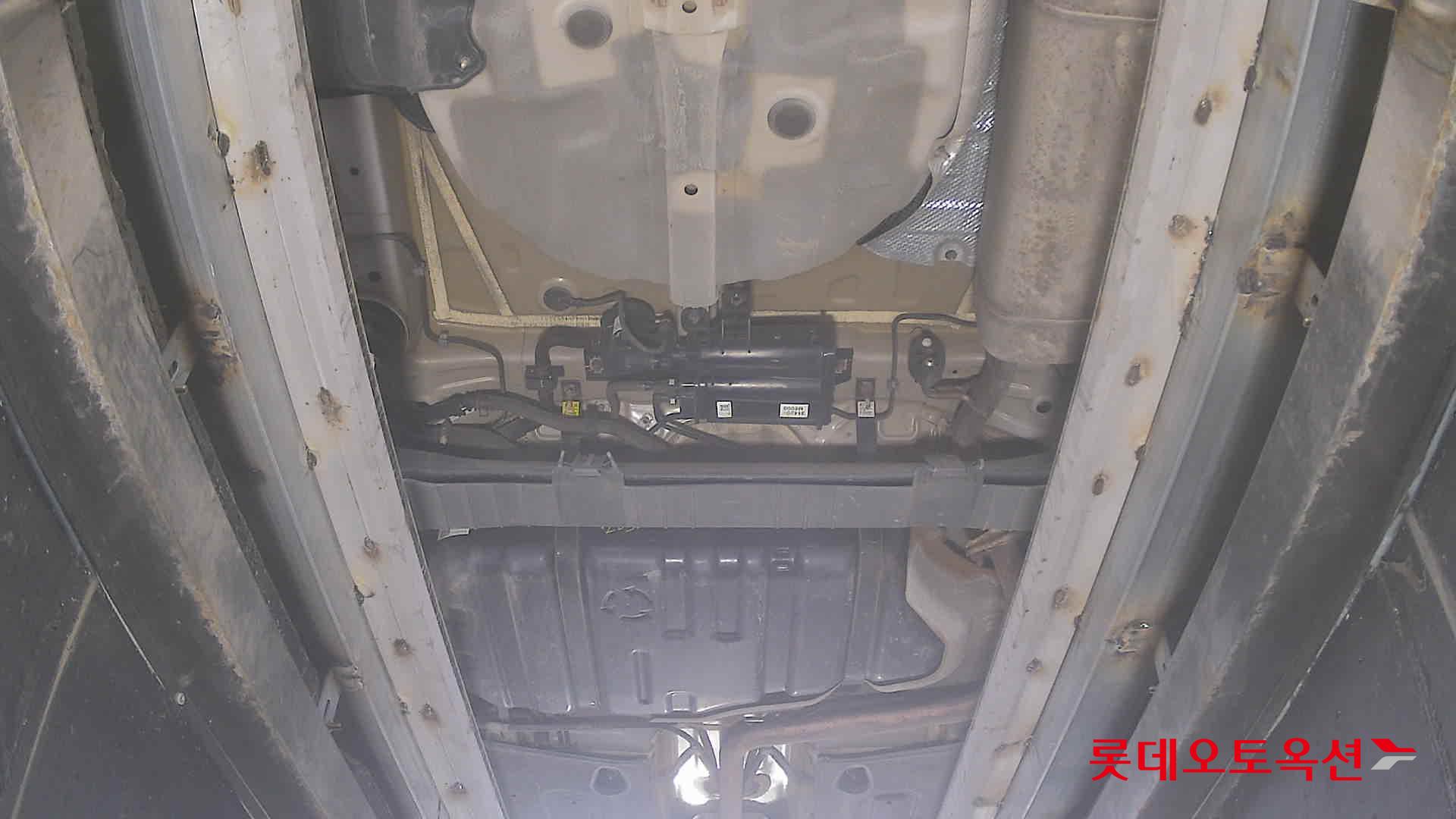 Hyundai Elantra - 2