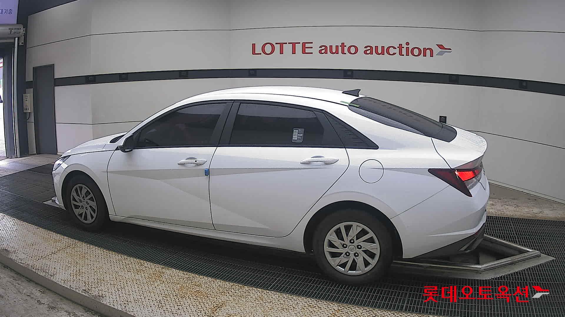2021 - hyundai avante