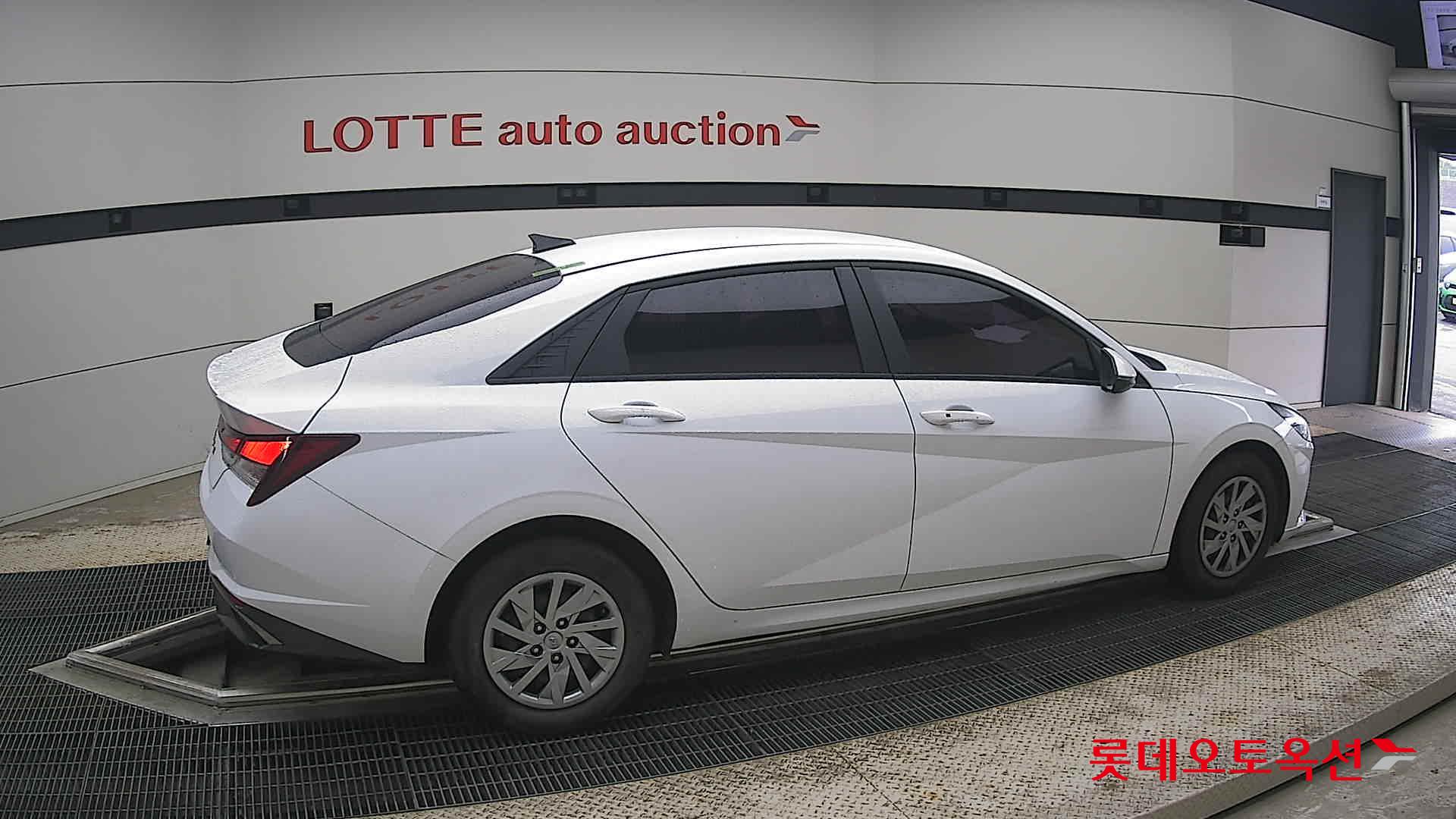 2021 - hyundai avante