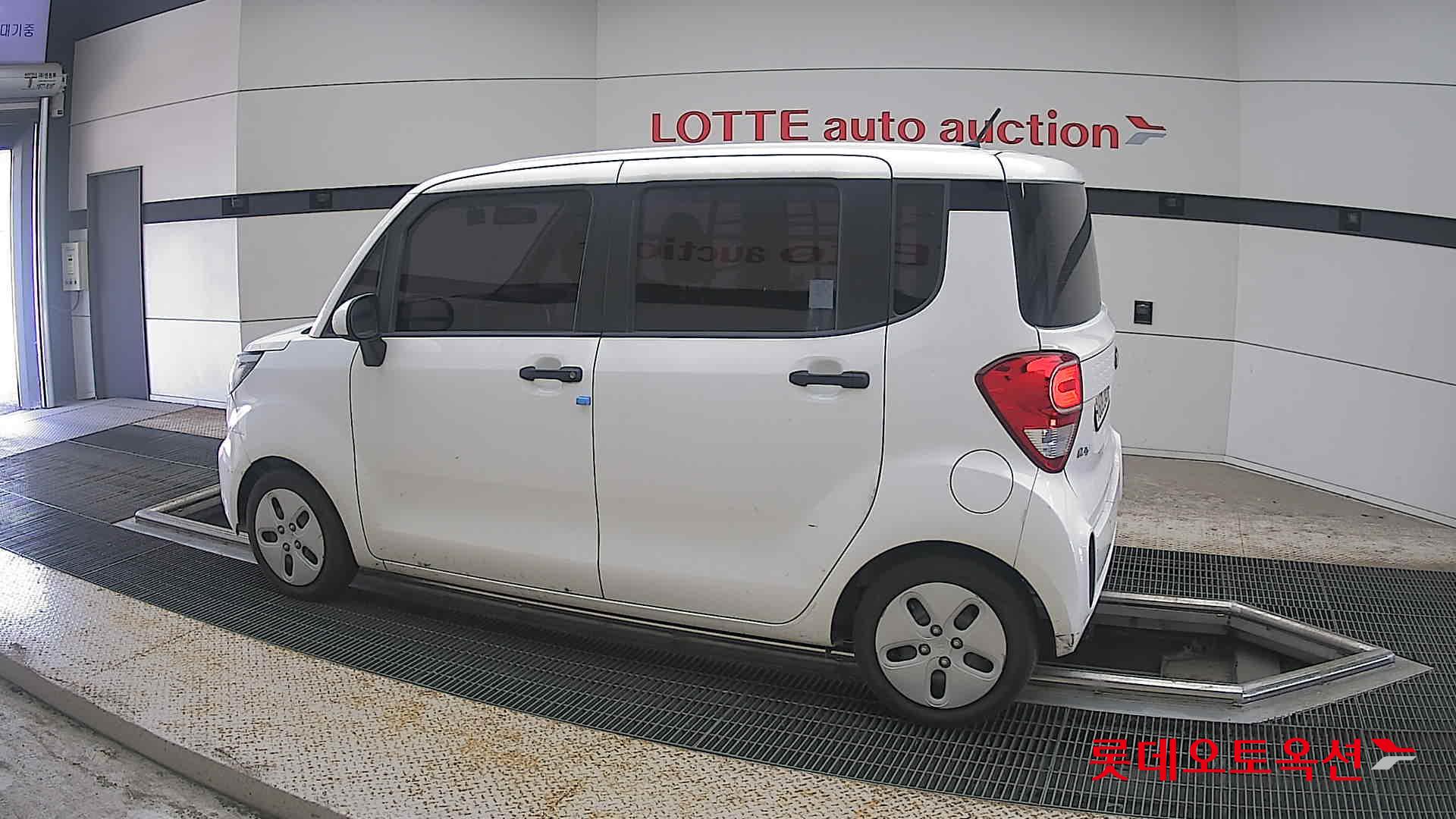 2021 - kia ray