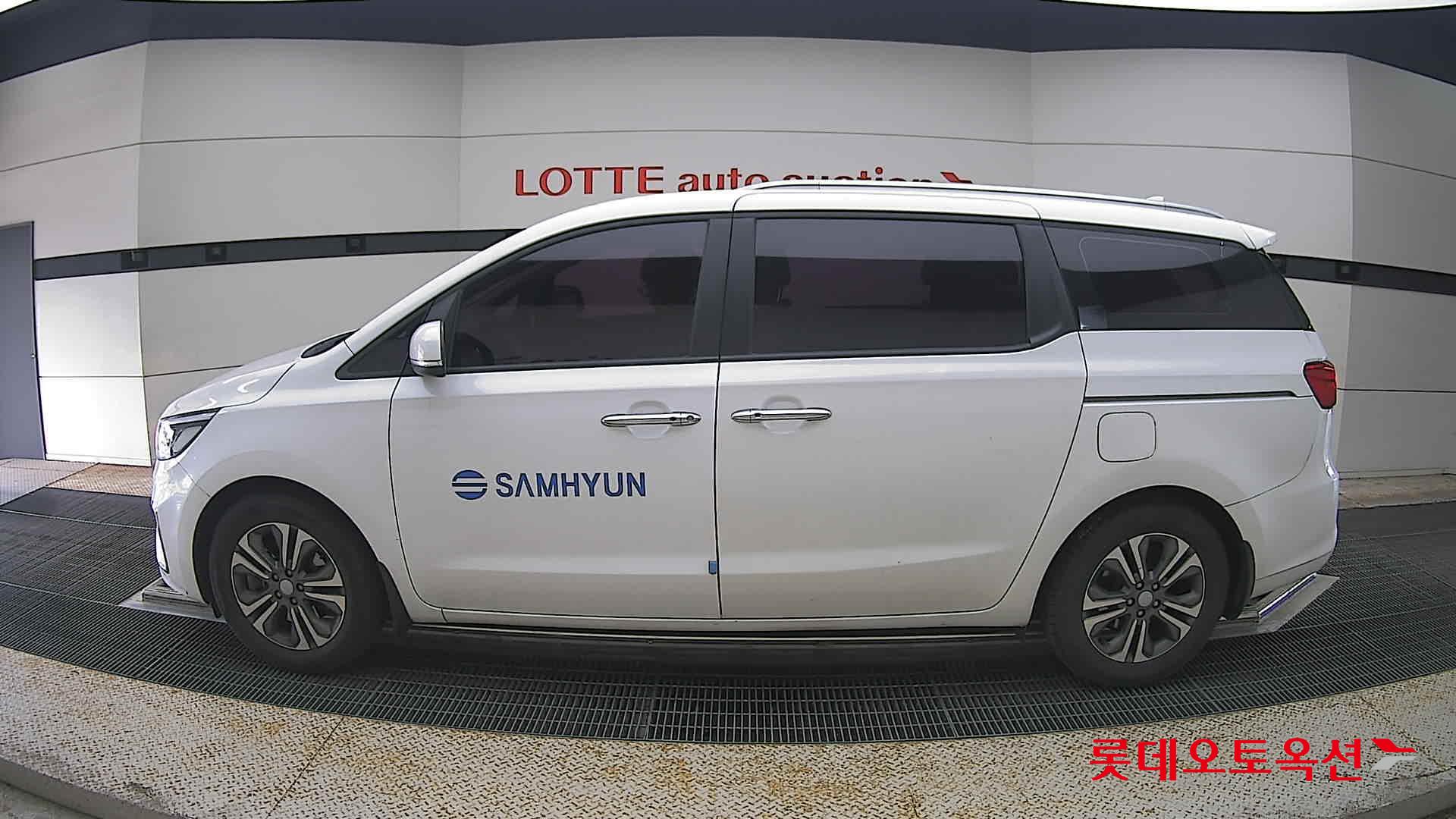 2020 - kia carnival