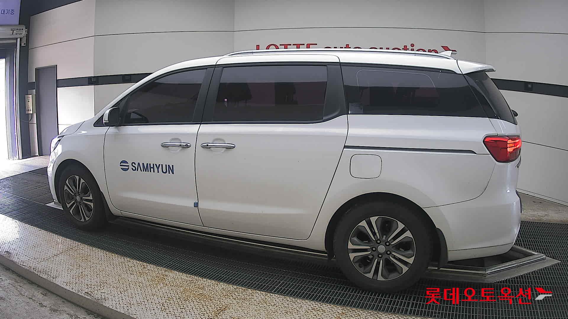 2020 - kia carnival