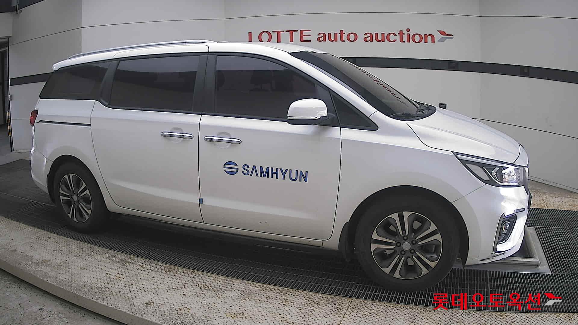 2020 - kia carnival