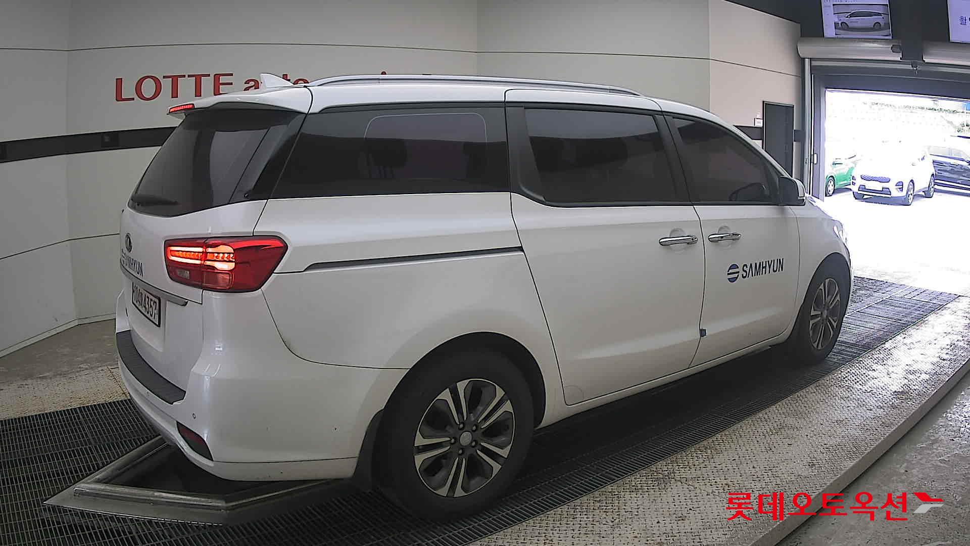 2020 - kia carnival